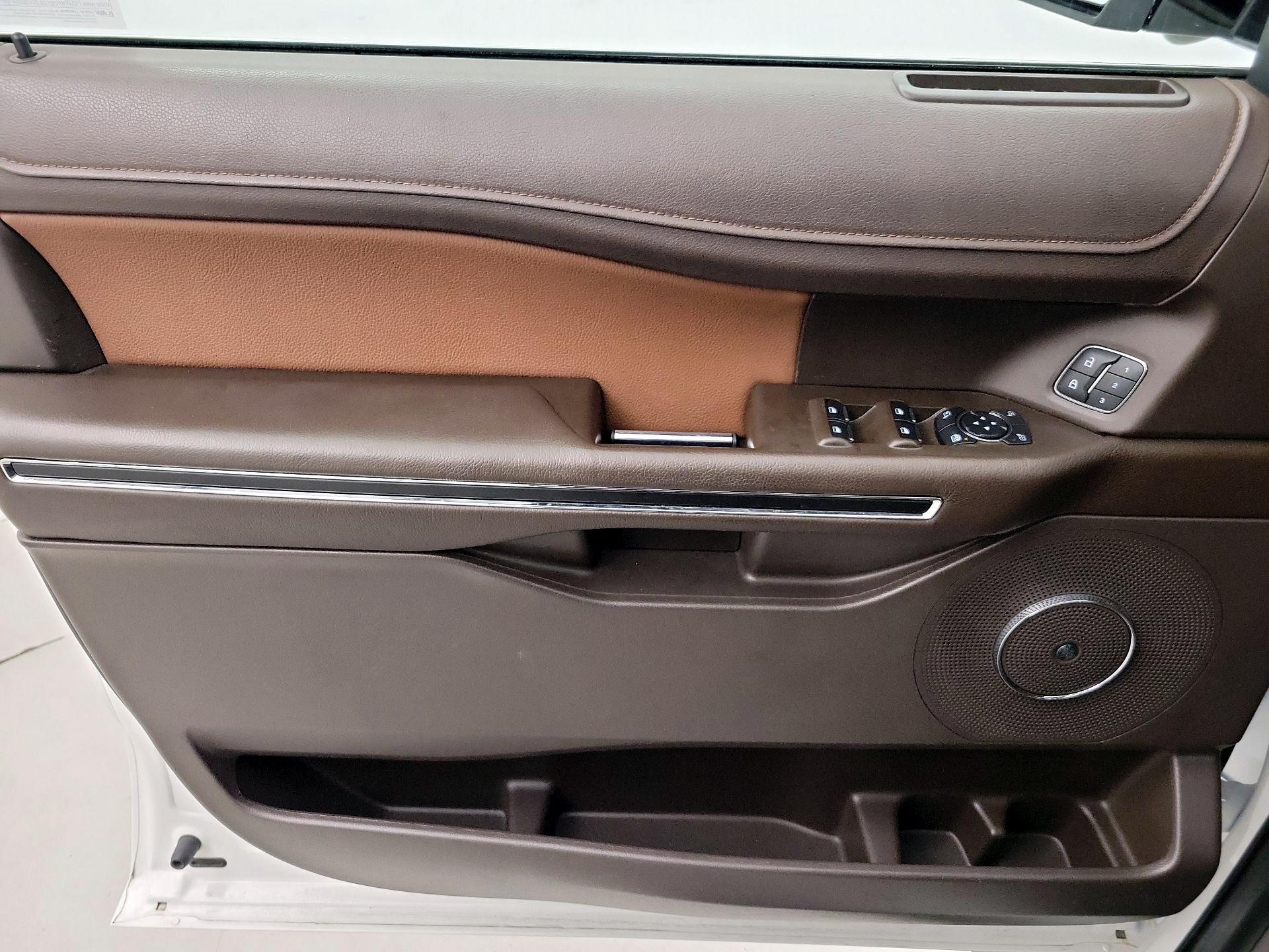 Thumbnail: 2022 Ford Expedition - 12