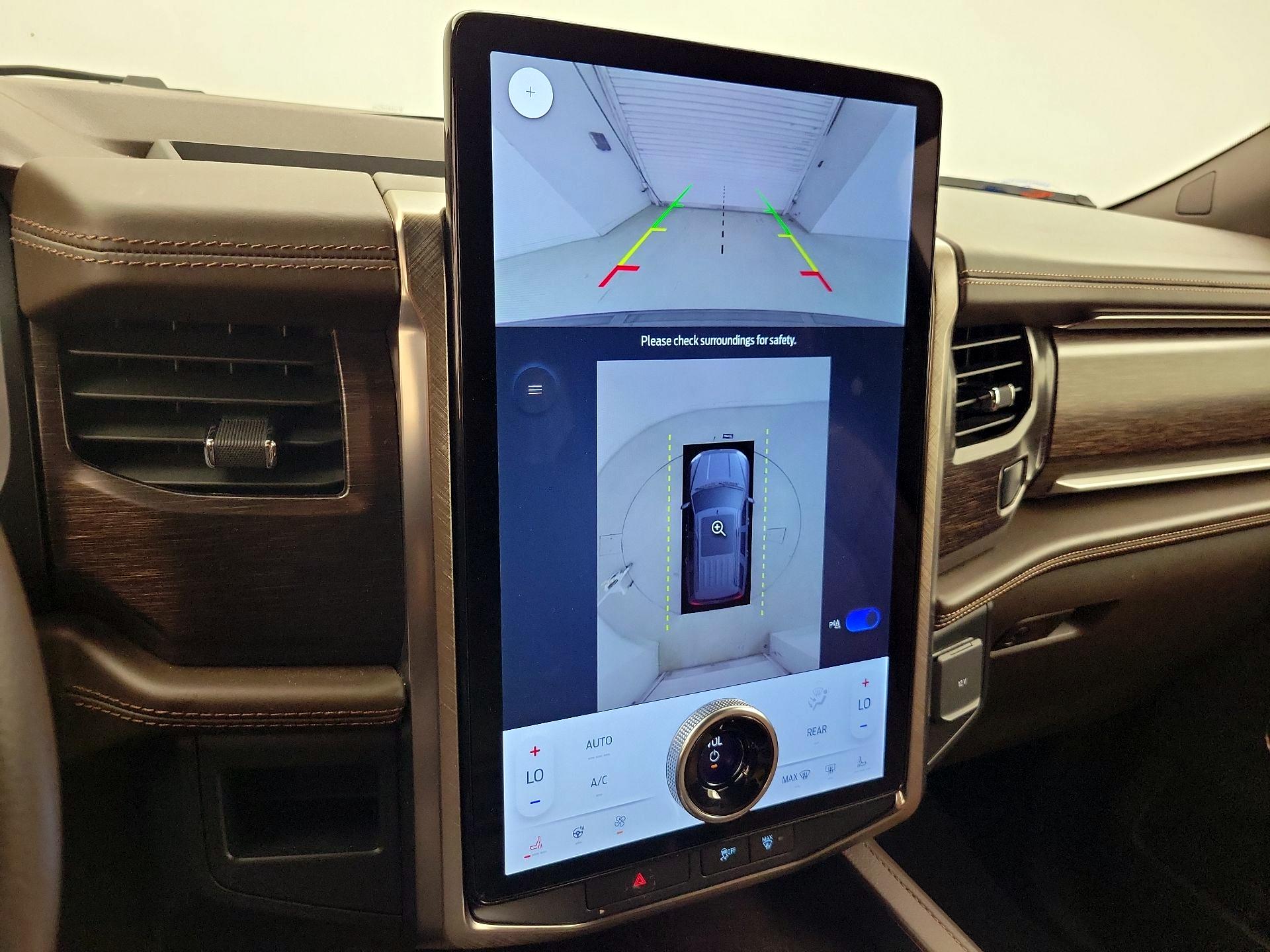 Thumbnail: 2022 Ford Expedition - 15