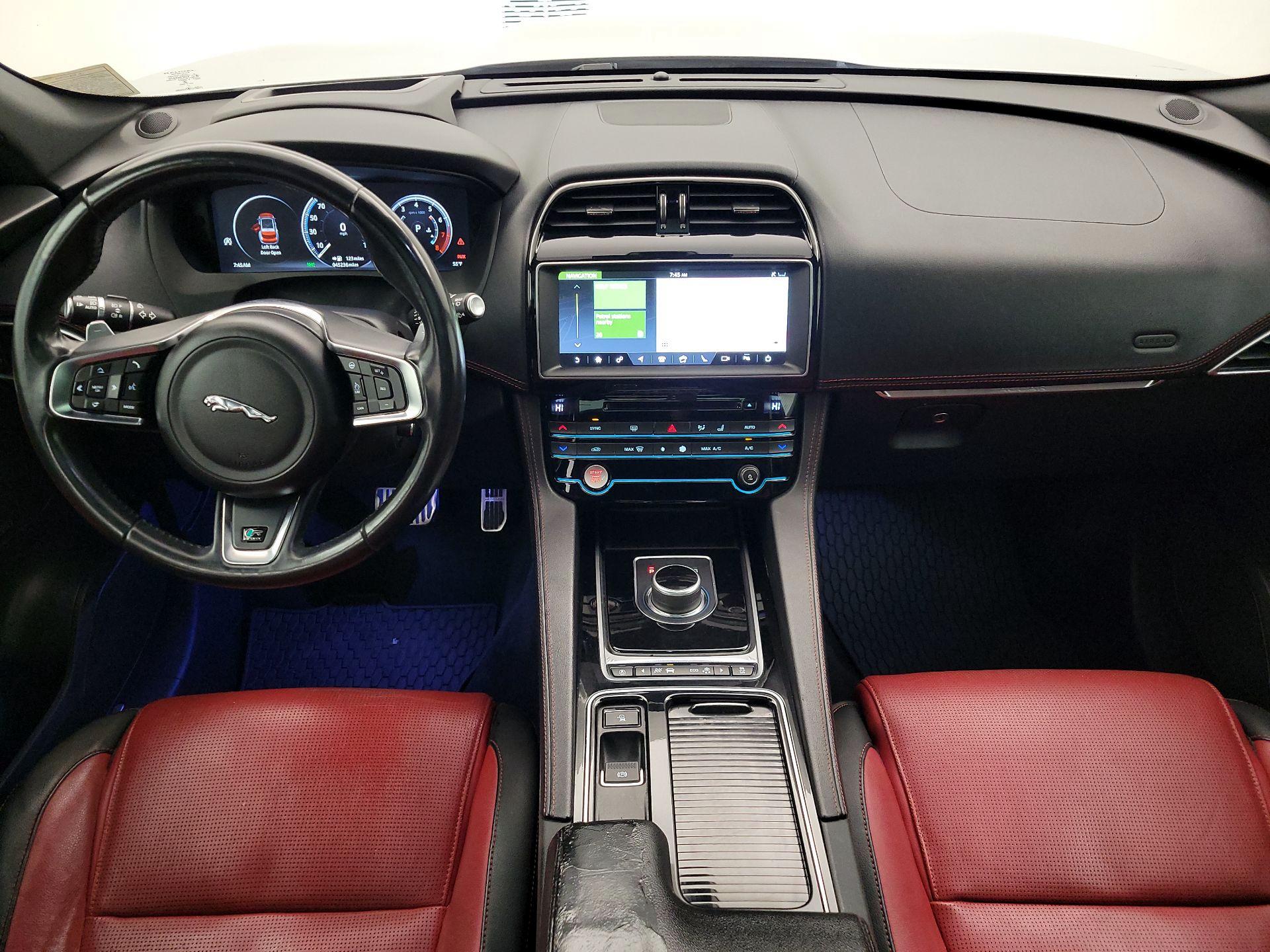 Thumbnail: 2018 Jaguar F-Pace - 9