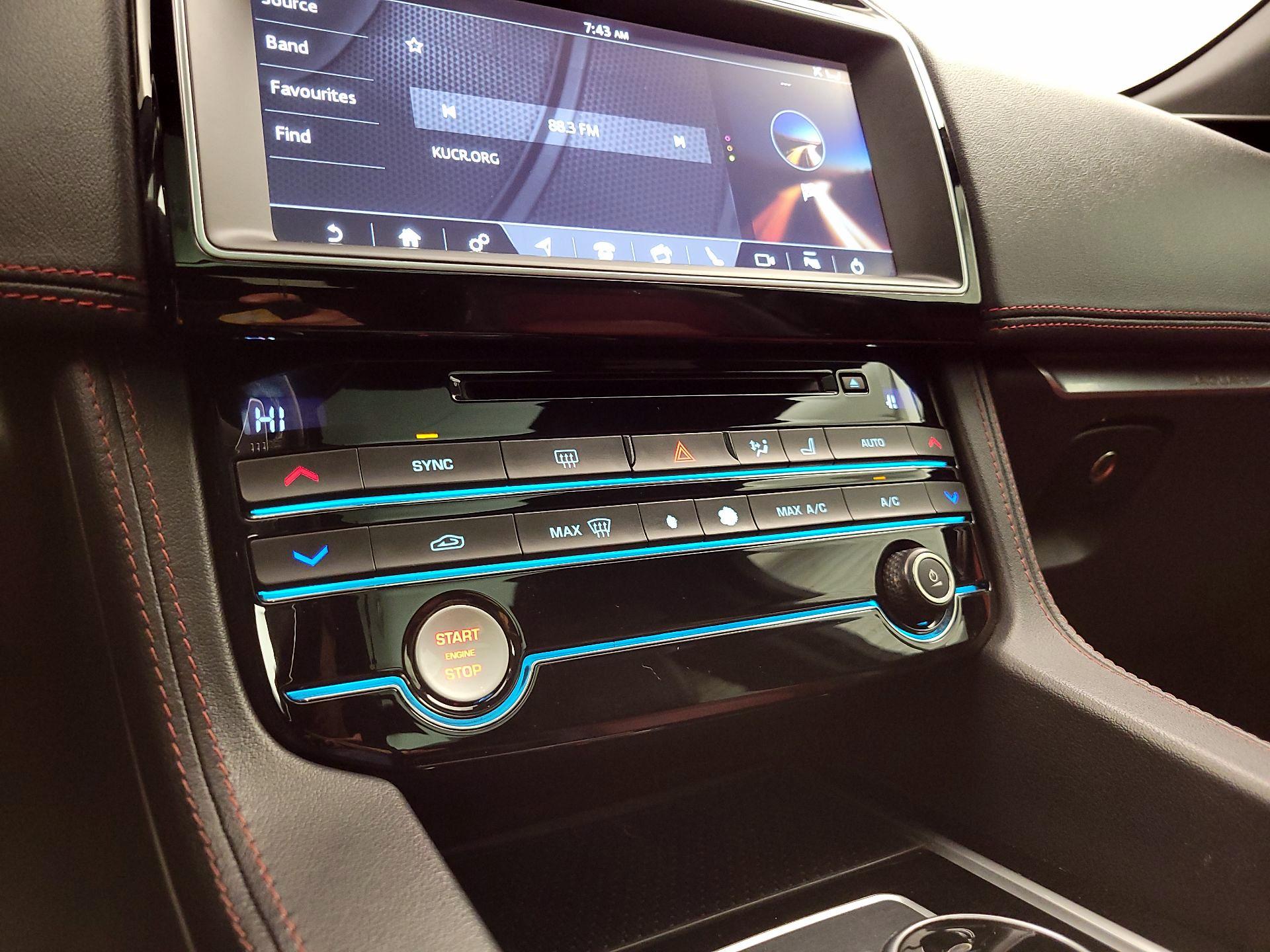 Thumbnail: 2018 Jaguar F-Pace - 17