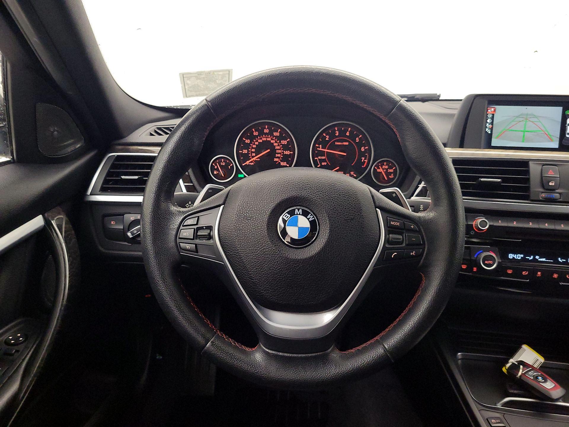 Thumbnail: 2016 BMW 3 Series - 10