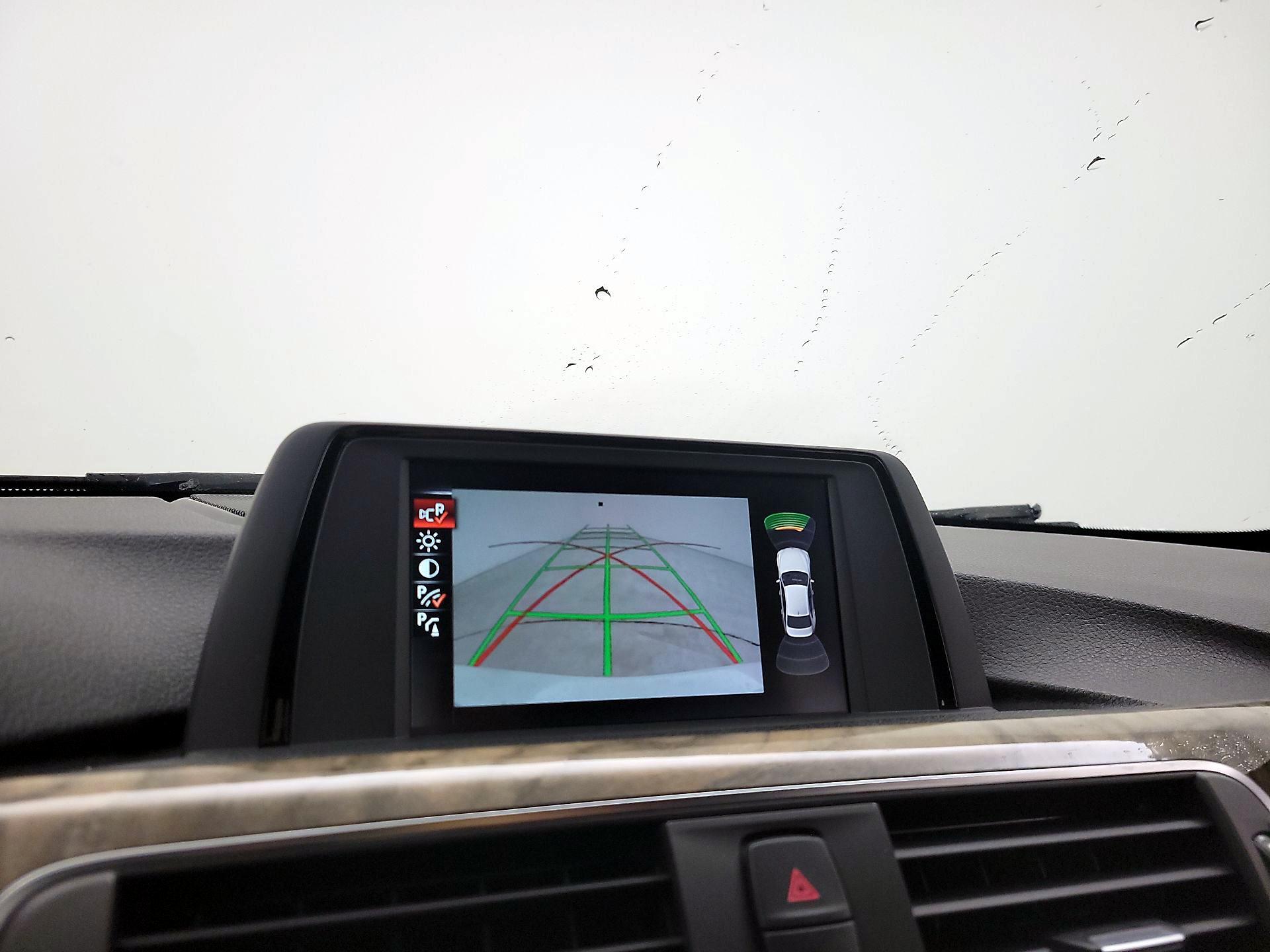 Thumbnail: 2016 BMW 3 Series - 14