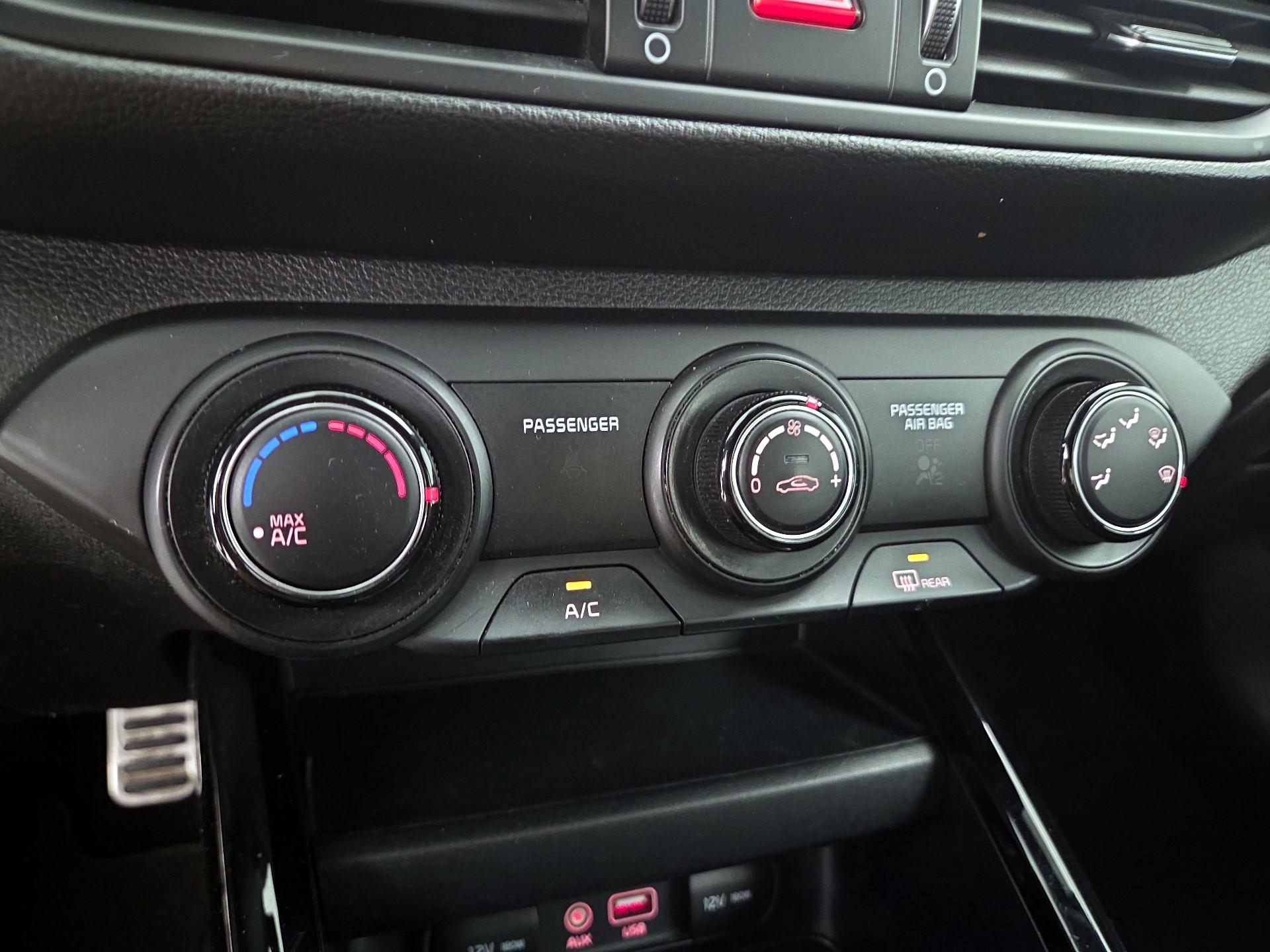 Thumbnail: 2021 Kia Forte - 16