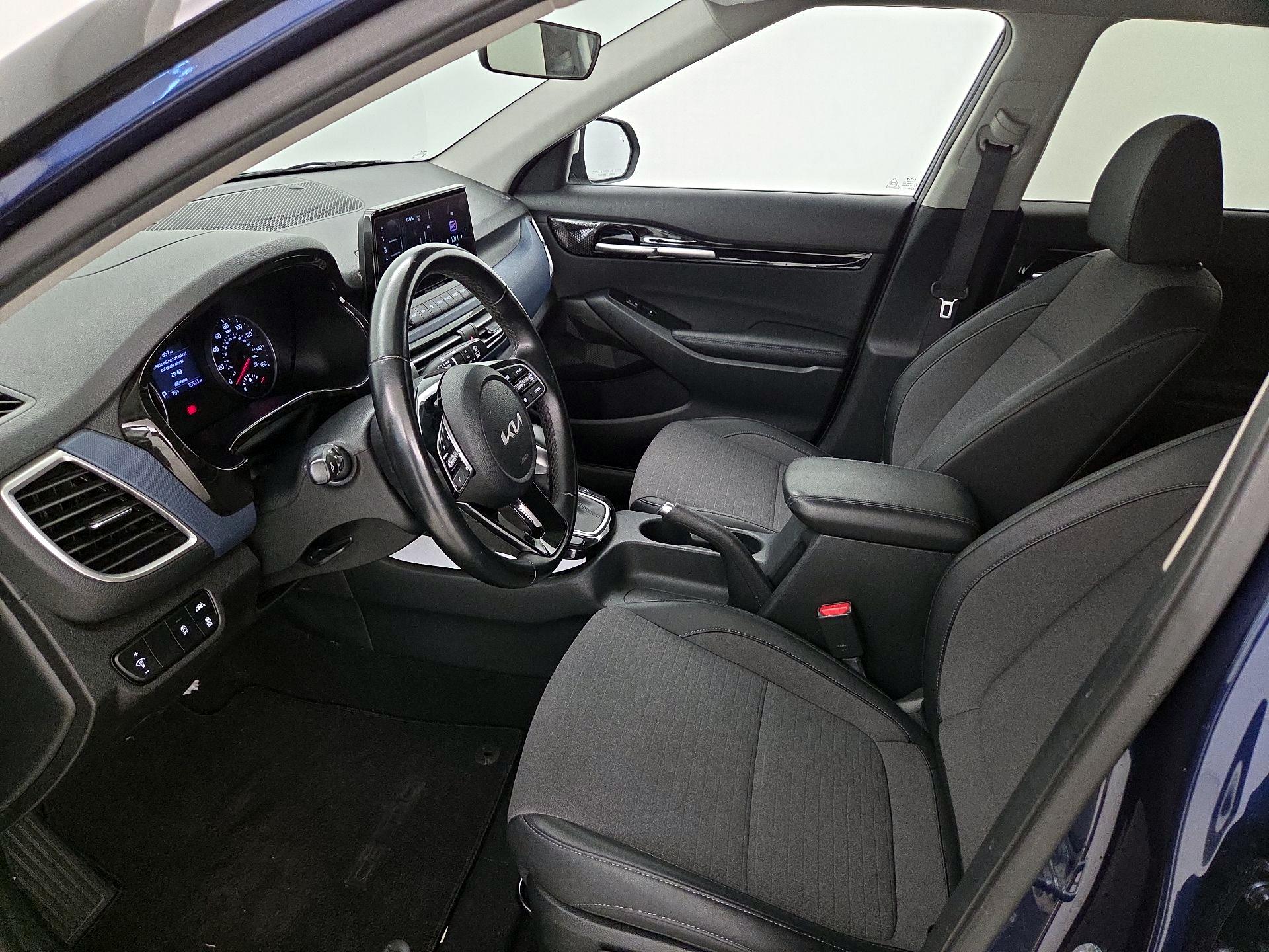 Thumbnail: 2023 Kia Seltos - 11