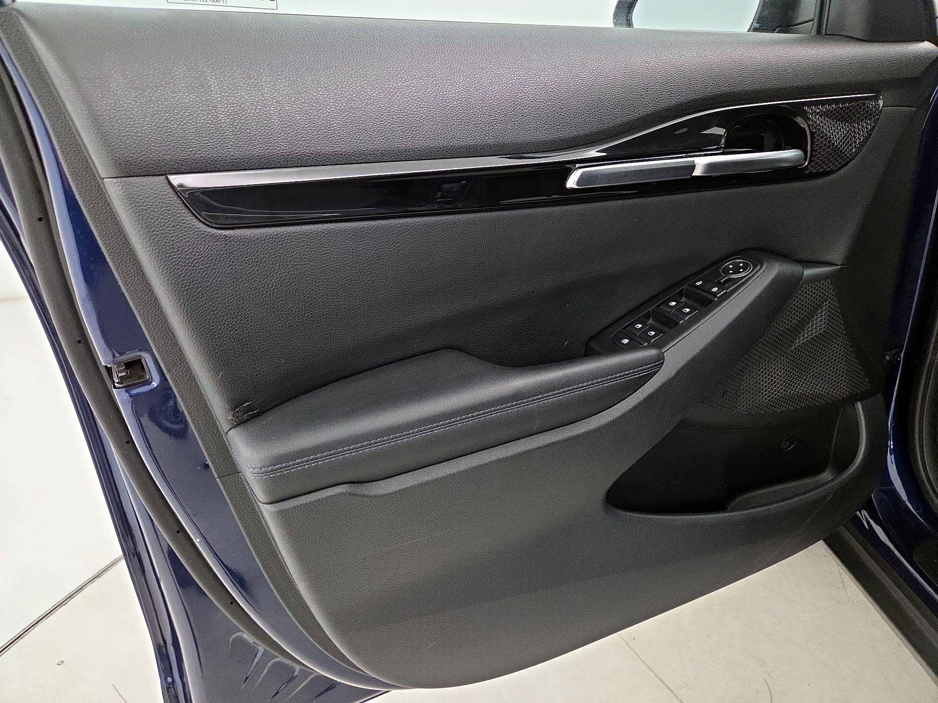 Thumbnail: 2023 Kia Seltos - 12