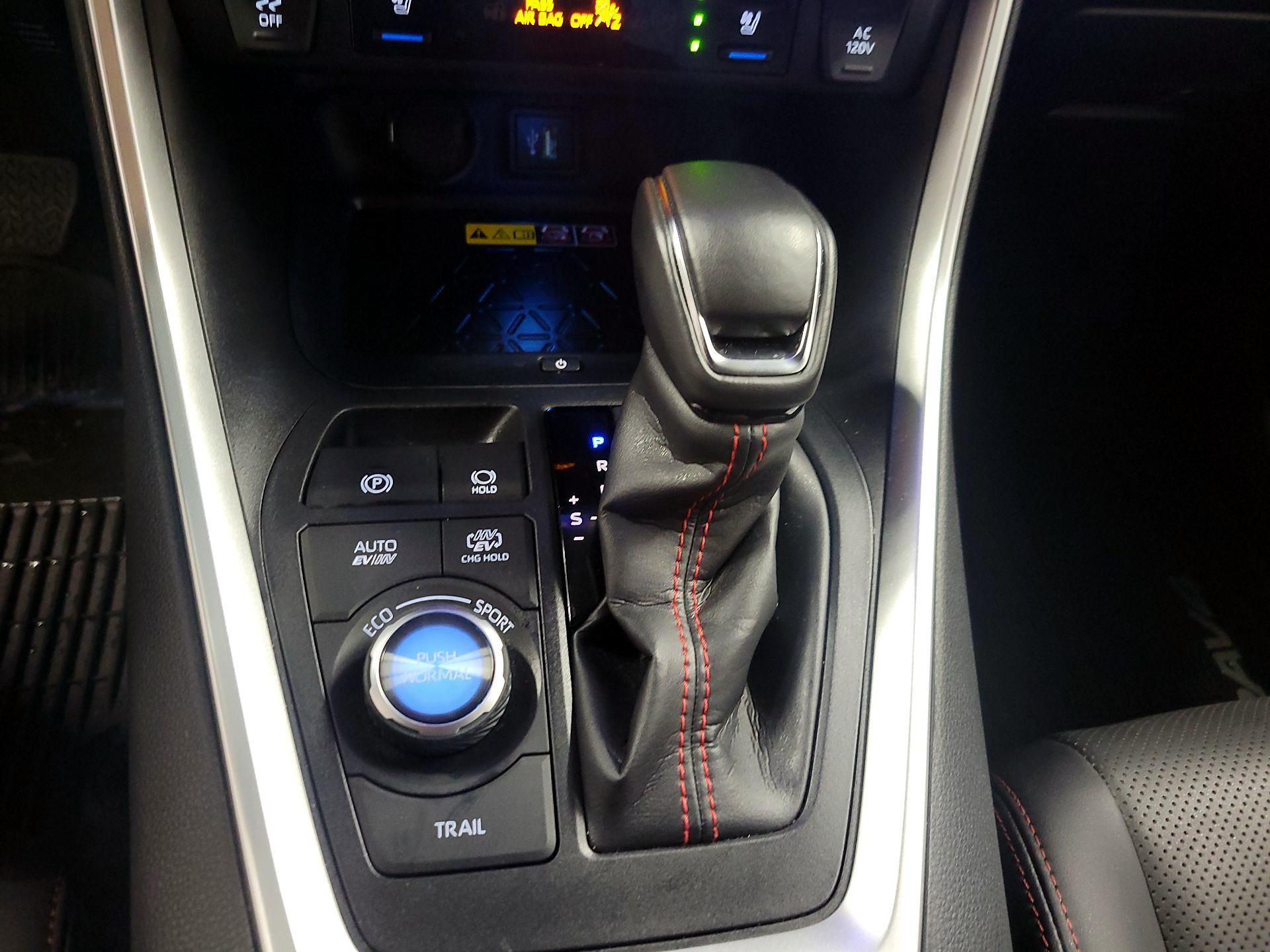 Thumbnail: 2024 Toyota RAV4 - 17