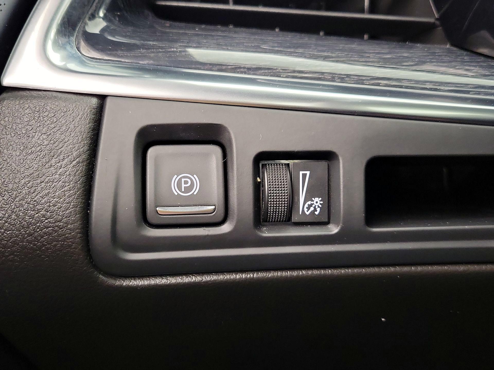 Thumbnail: 2024 Cadillac XT5 - 13