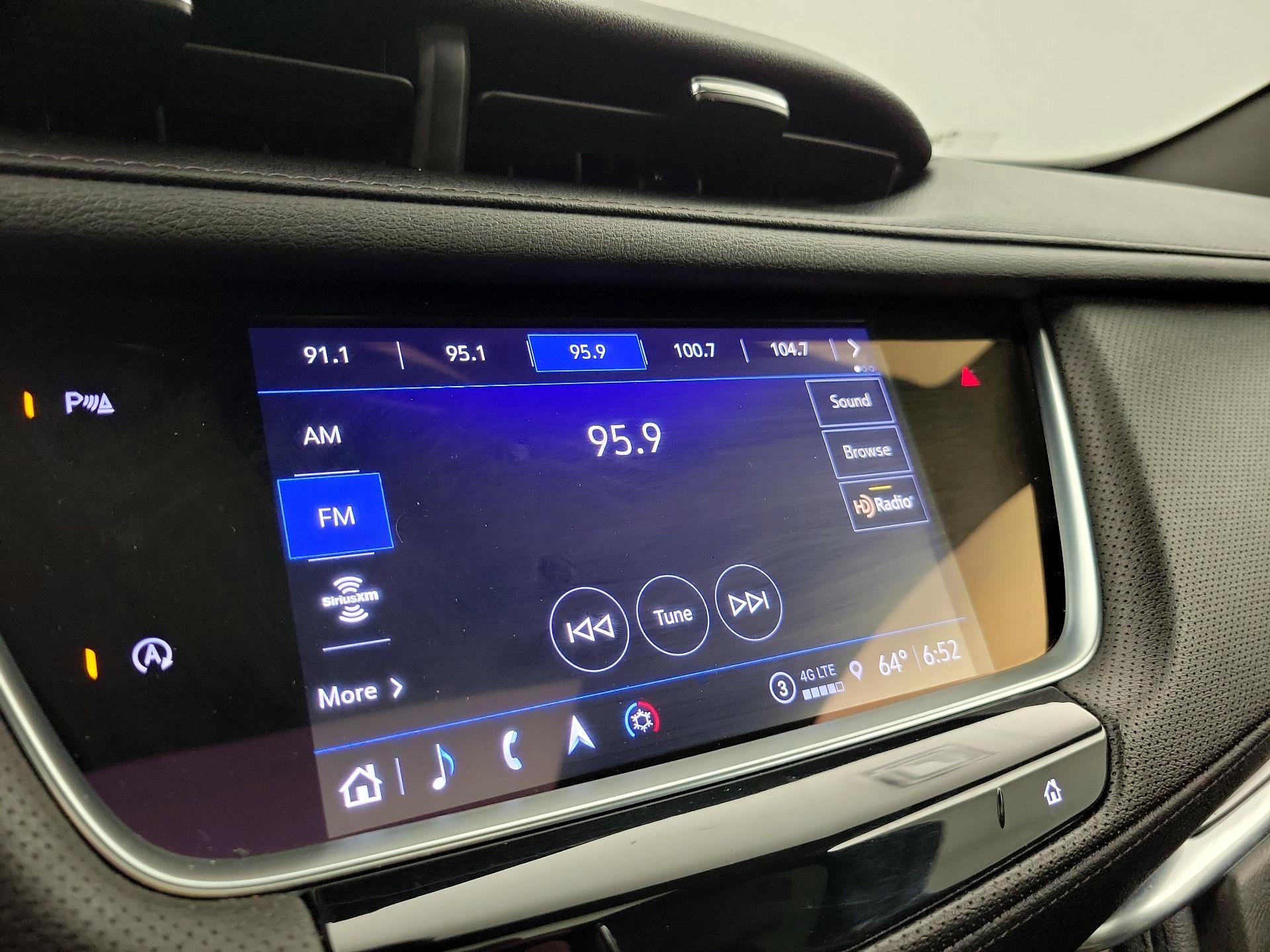 Thumbnail: 2024 Cadillac XT5 - 15