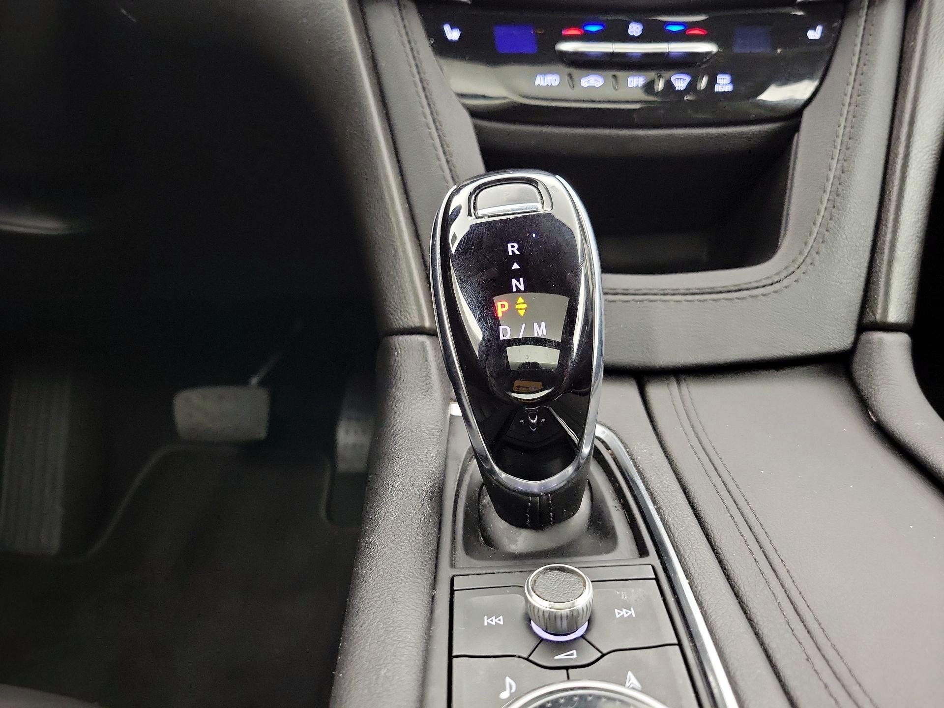 Thumbnail: 2024 Cadillac XT5 - 17