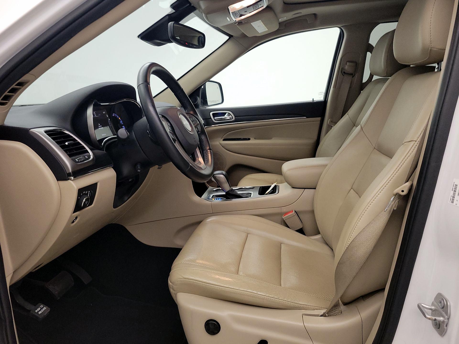 Thumbnail: 2020 Jeep Grand Cherokee - 11