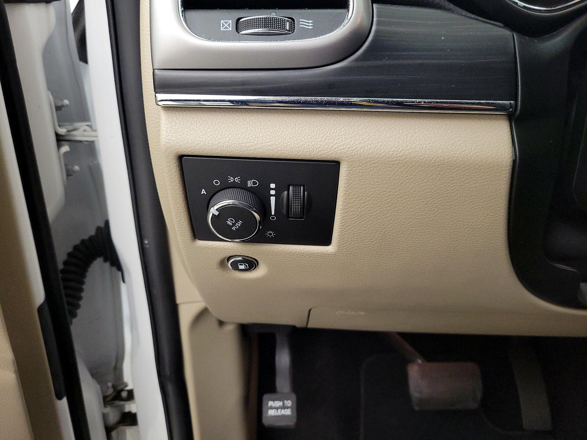 Thumbnail: 2020 Jeep Grand Cherokee - 13