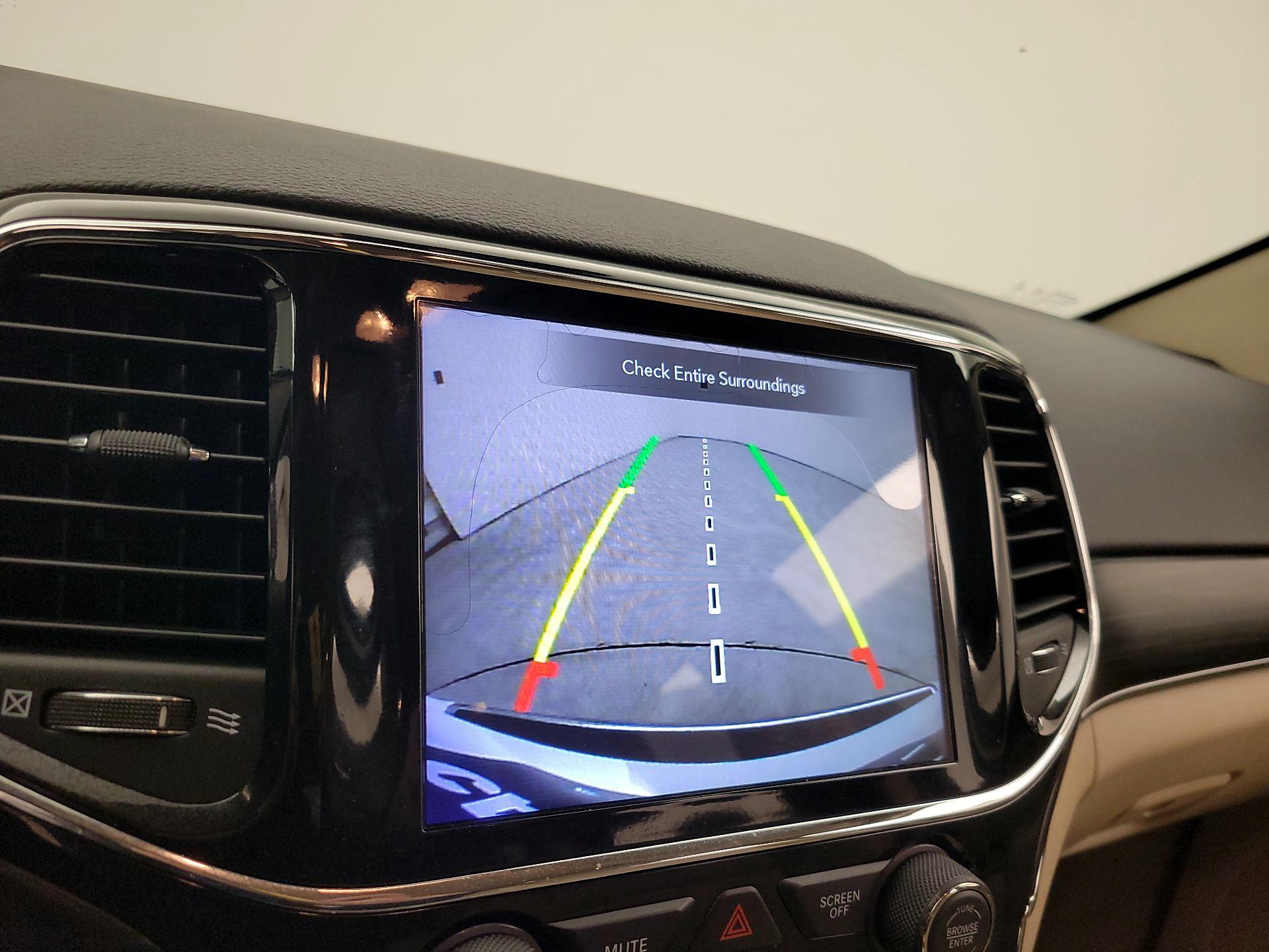 Thumbnail: 2020 Jeep Grand Cherokee - 14