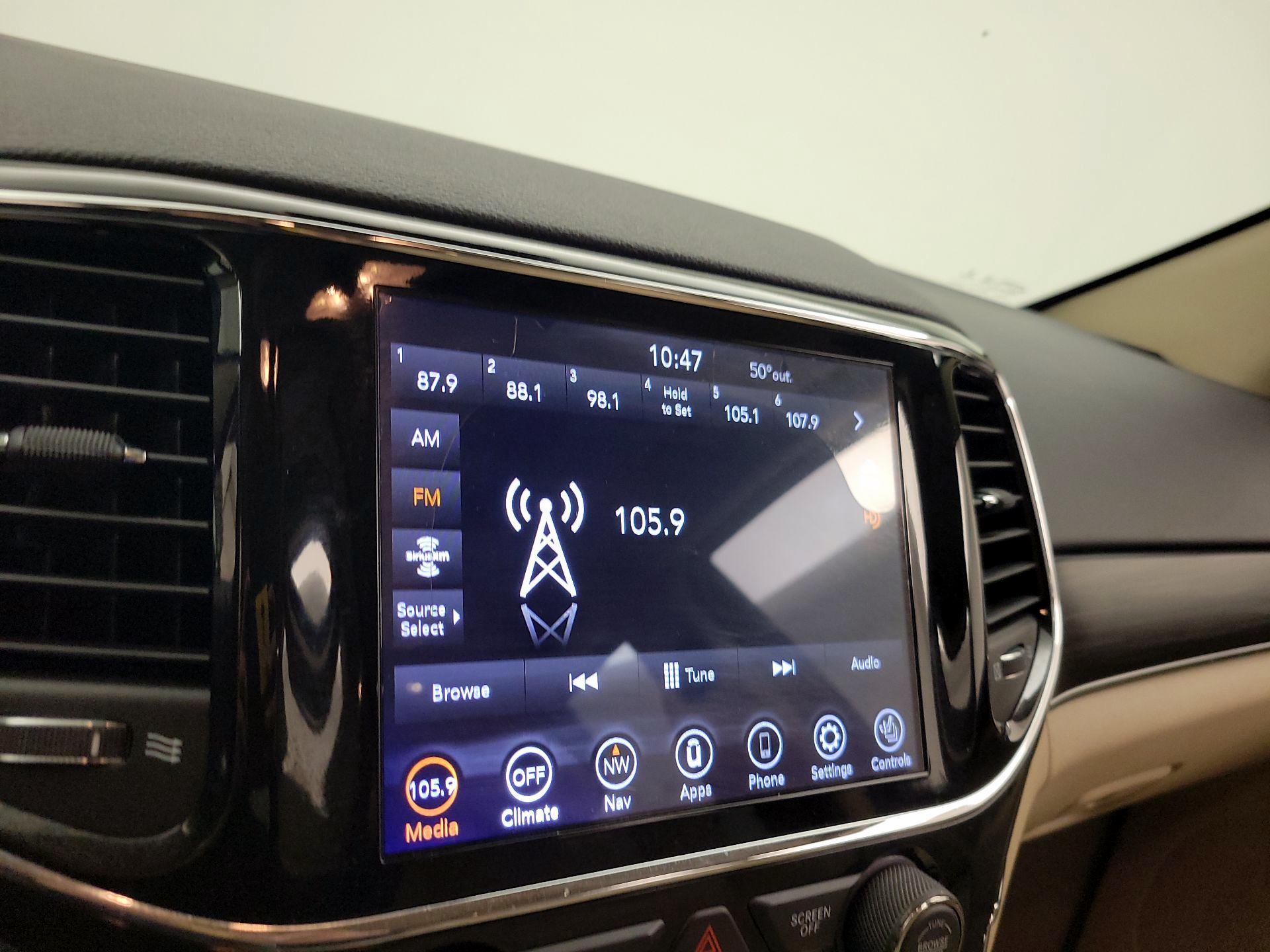 Thumbnail: 2020 Jeep Grand Cherokee - 15