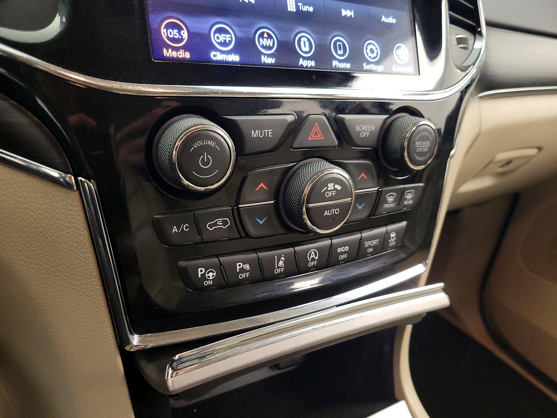 Thumbnail: 2020 Jeep Grand Cherokee - 16