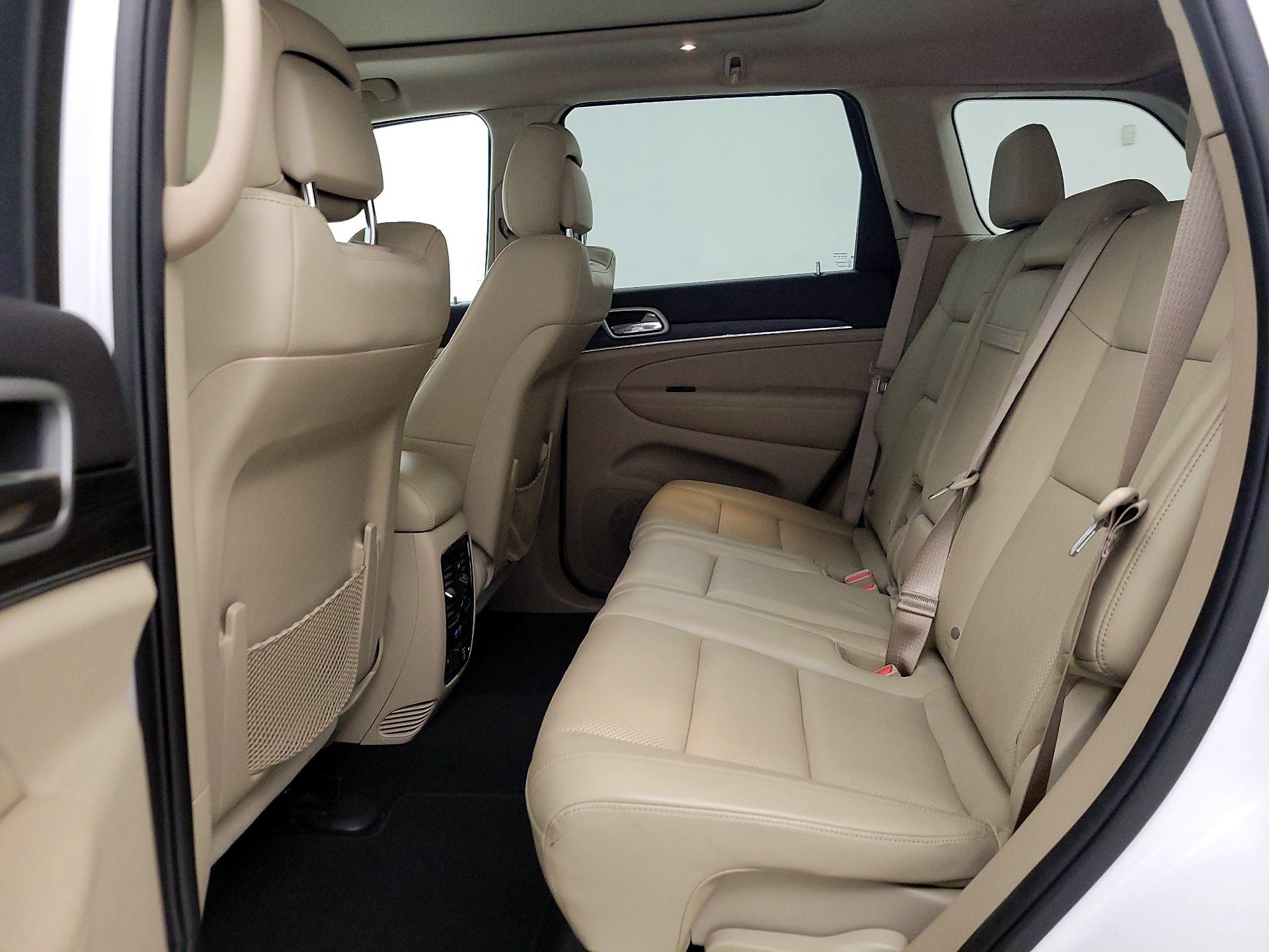 Thumbnail: 2020 Jeep Grand Cherokee - 19