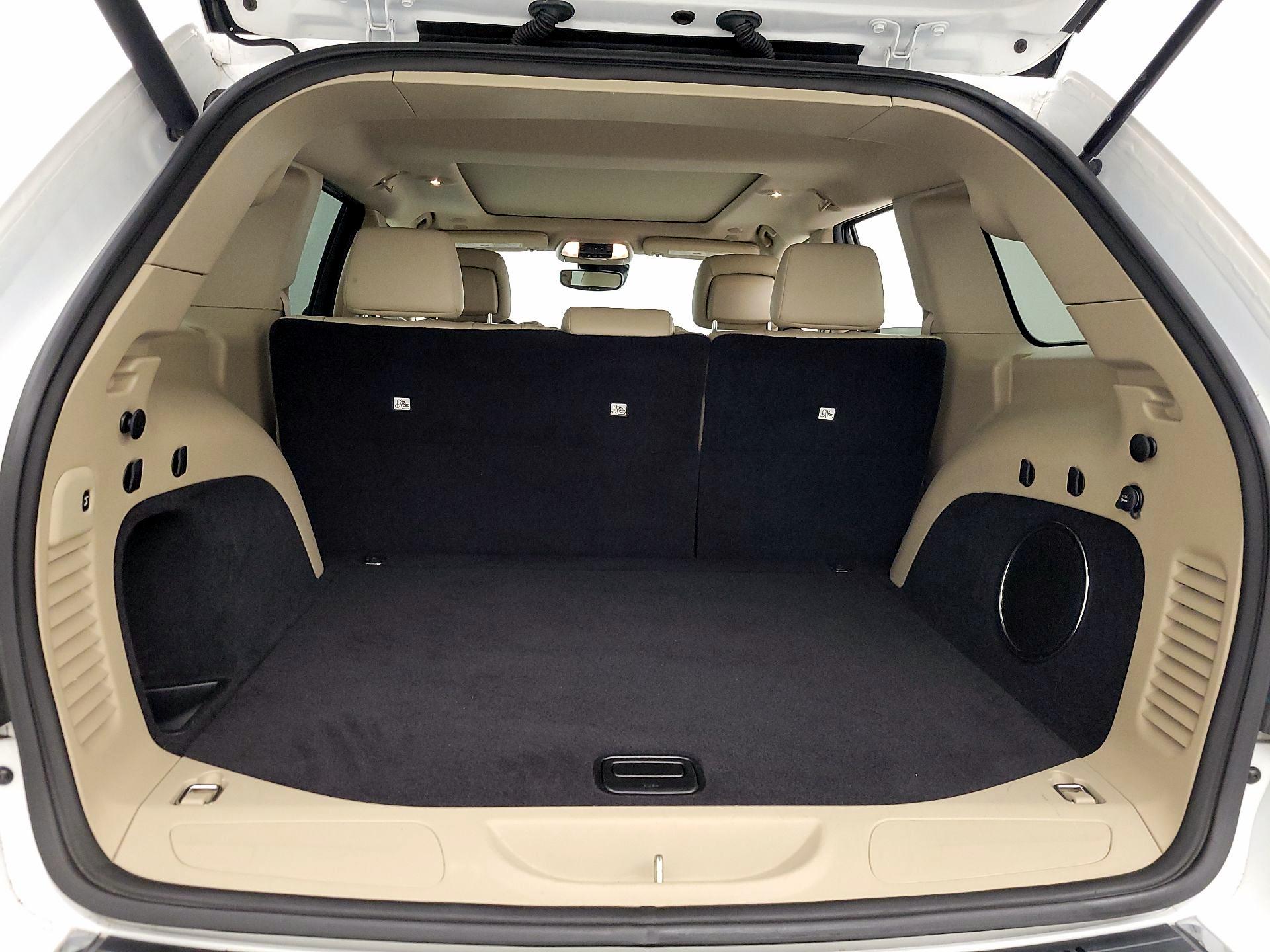 Thumbnail: 2020 Jeep Grand Cherokee - 20