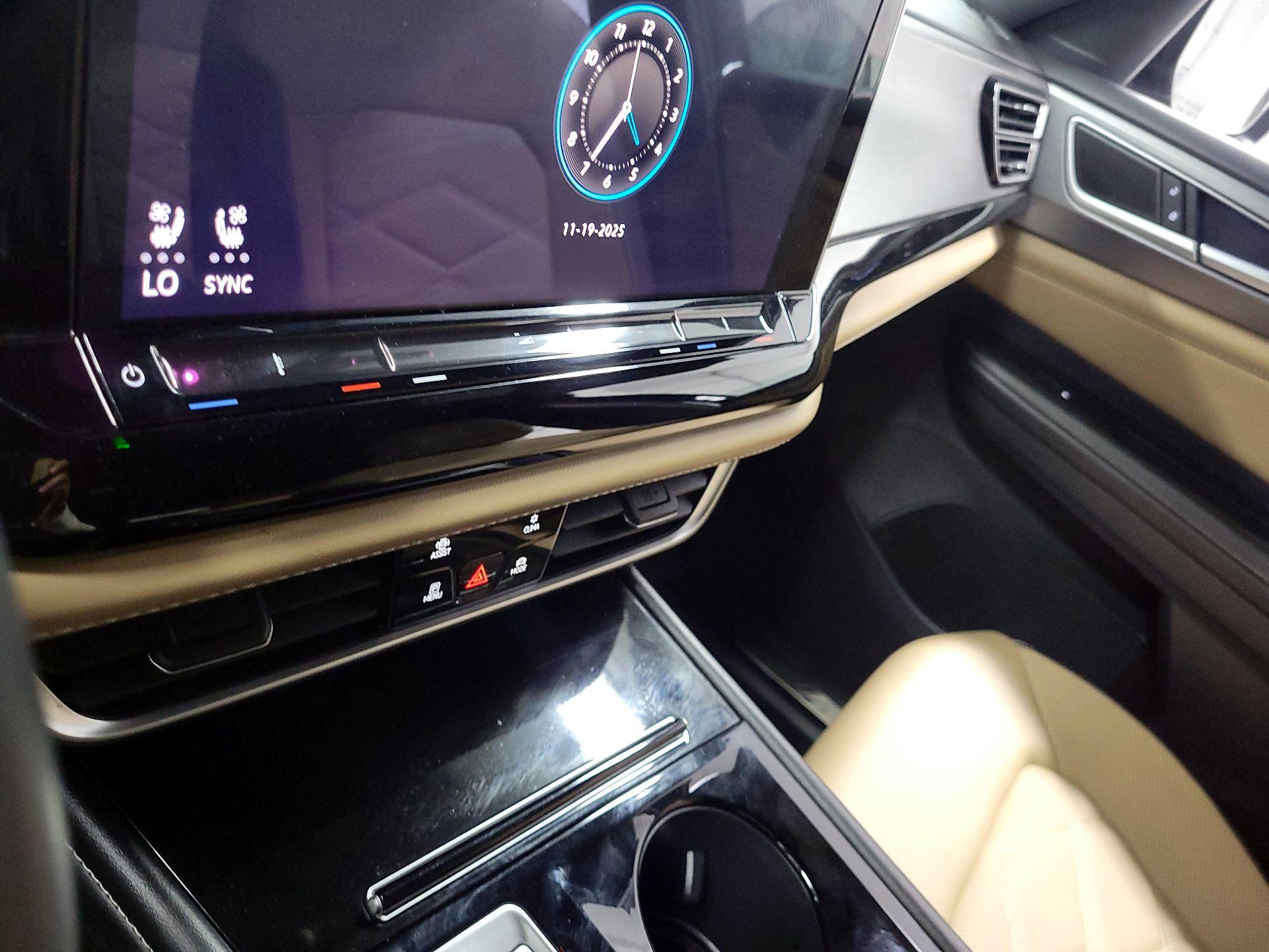 Thumbnail: 2024 Volkswagen Atlas - 16