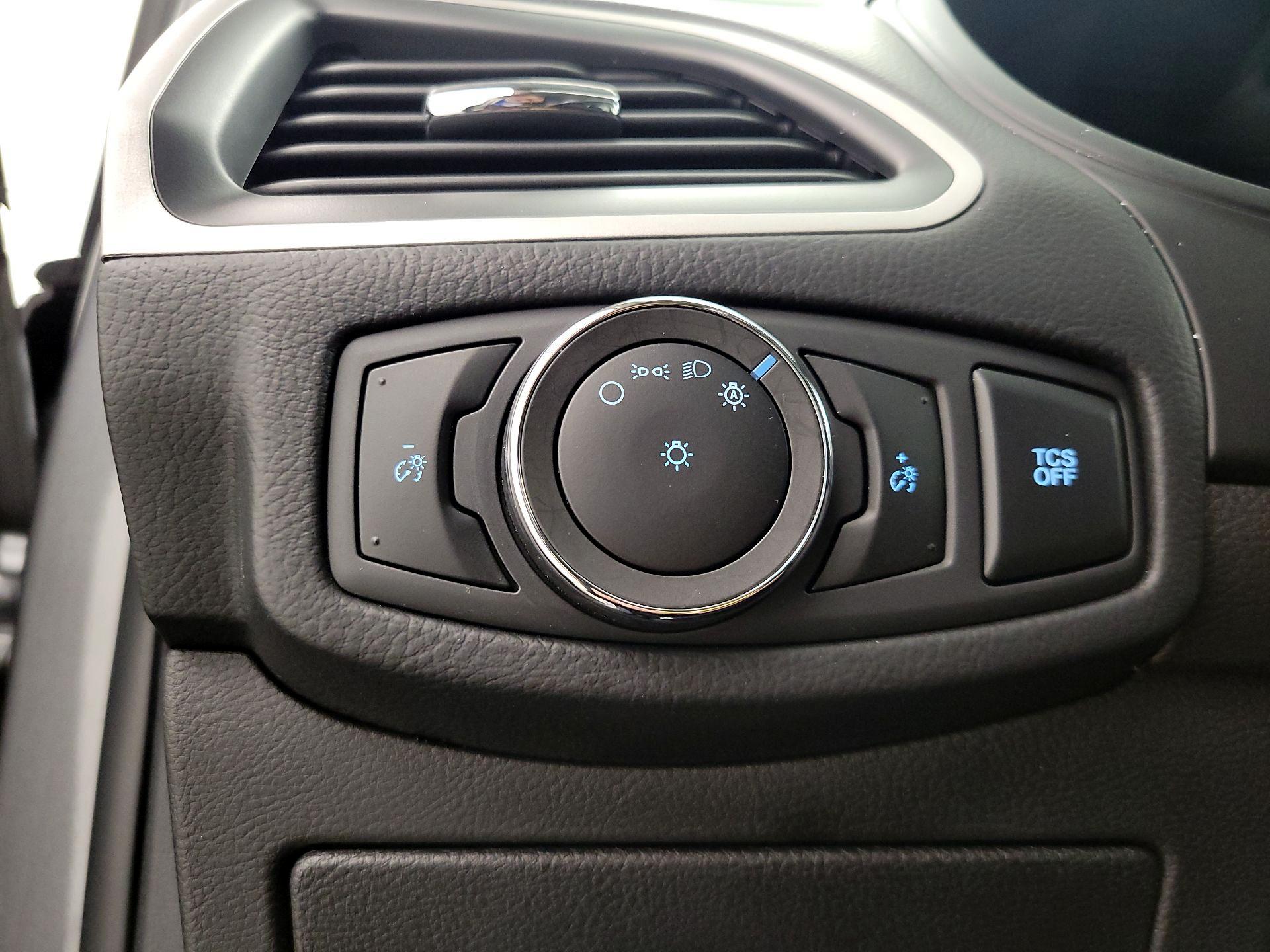 Thumbnail: 2023 Ford Edge - 13