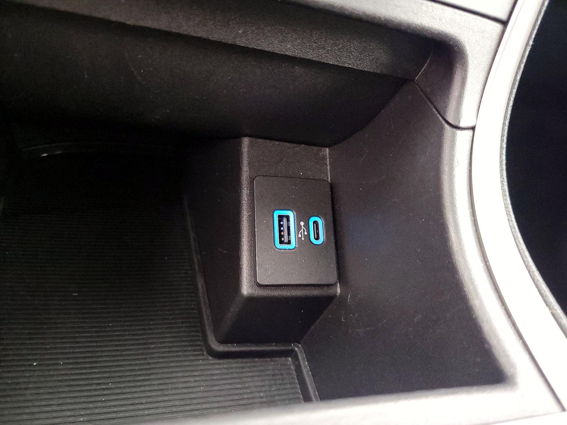 Thumbnail: 2023 Ford Edge - 18