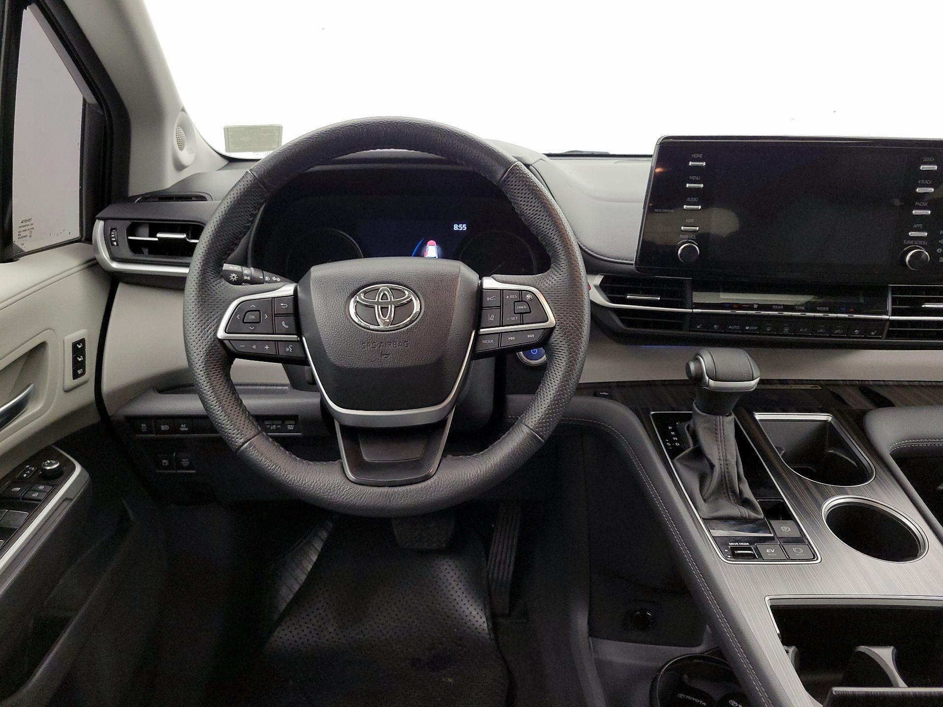 Thumbnail: 2024 Toyota Sienna - 10