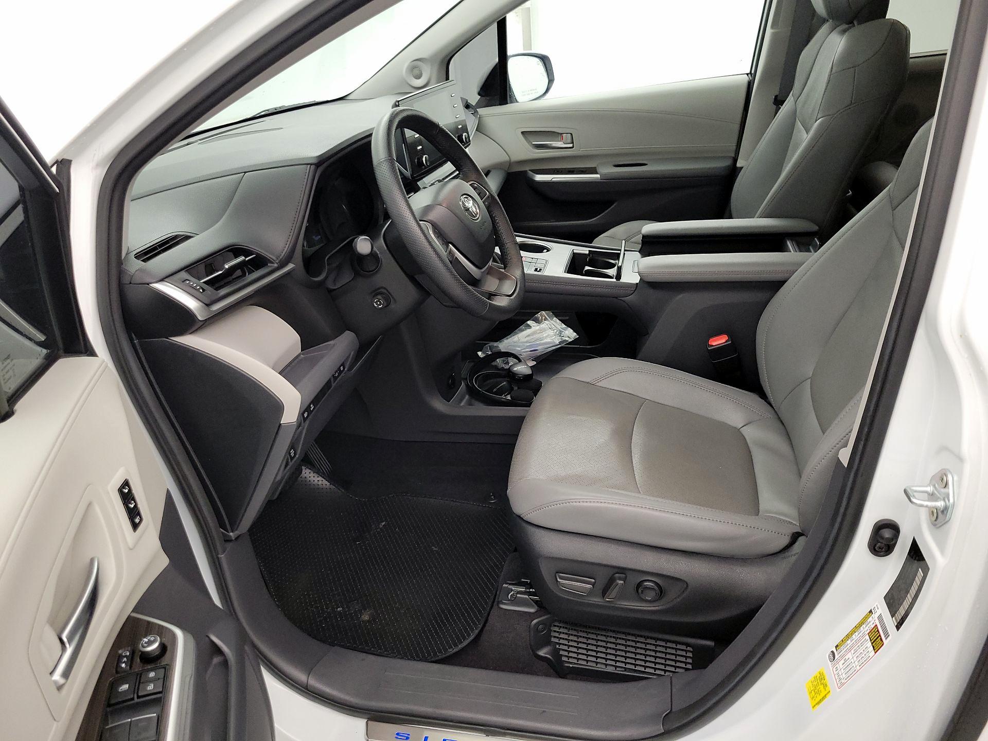 Thumbnail: 2024 Toyota Sienna - 11