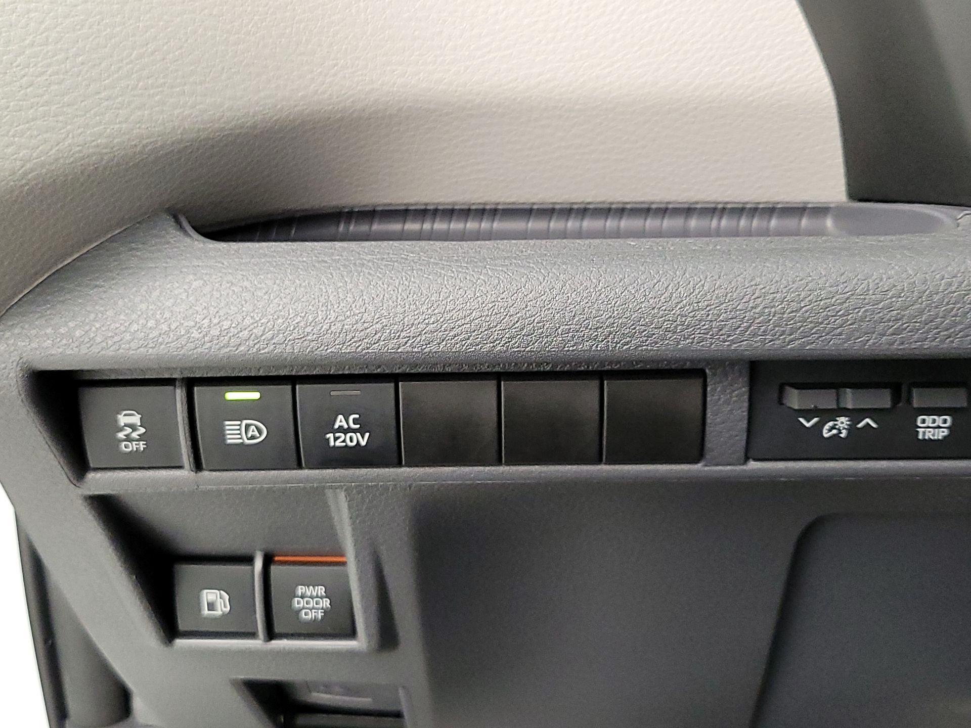 Thumbnail: 2024 Toyota Sienna - 13