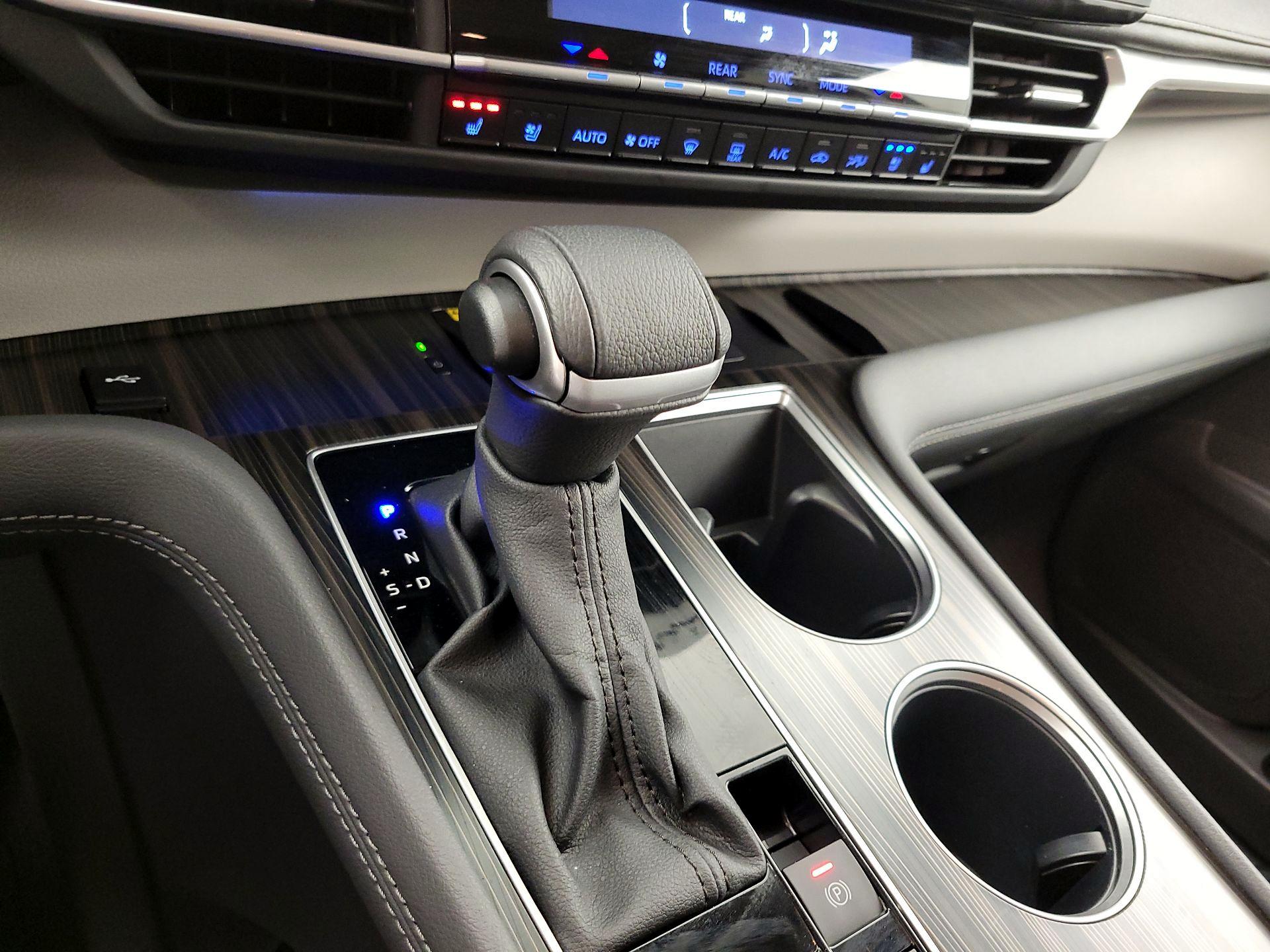 Thumbnail: 2024 Toyota Sienna - 17