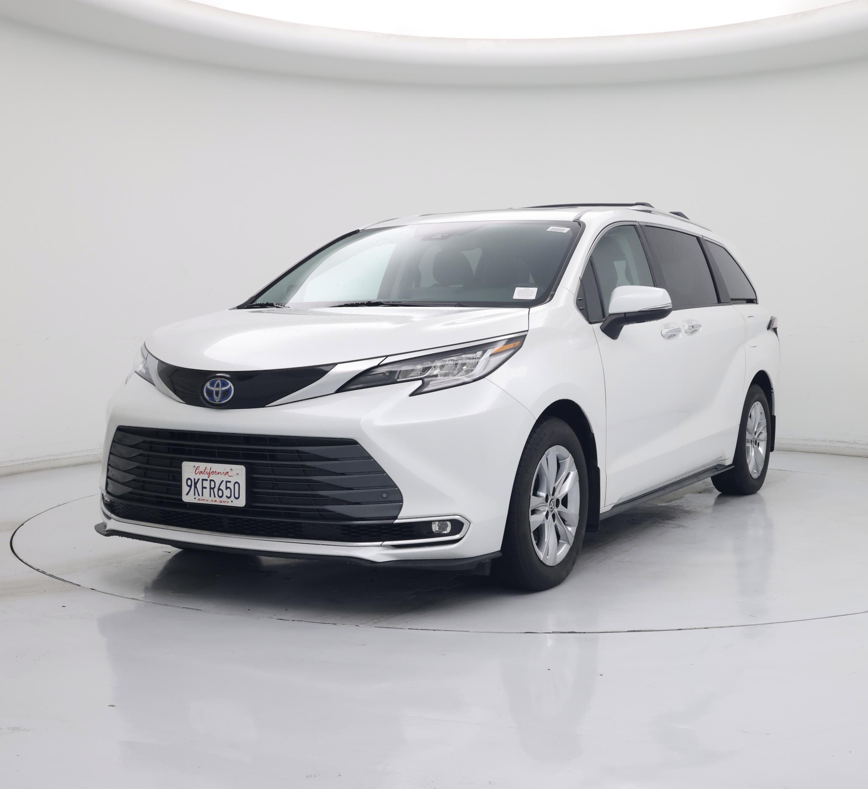 Thumbnail: 2024 Toyota Sienna - 4