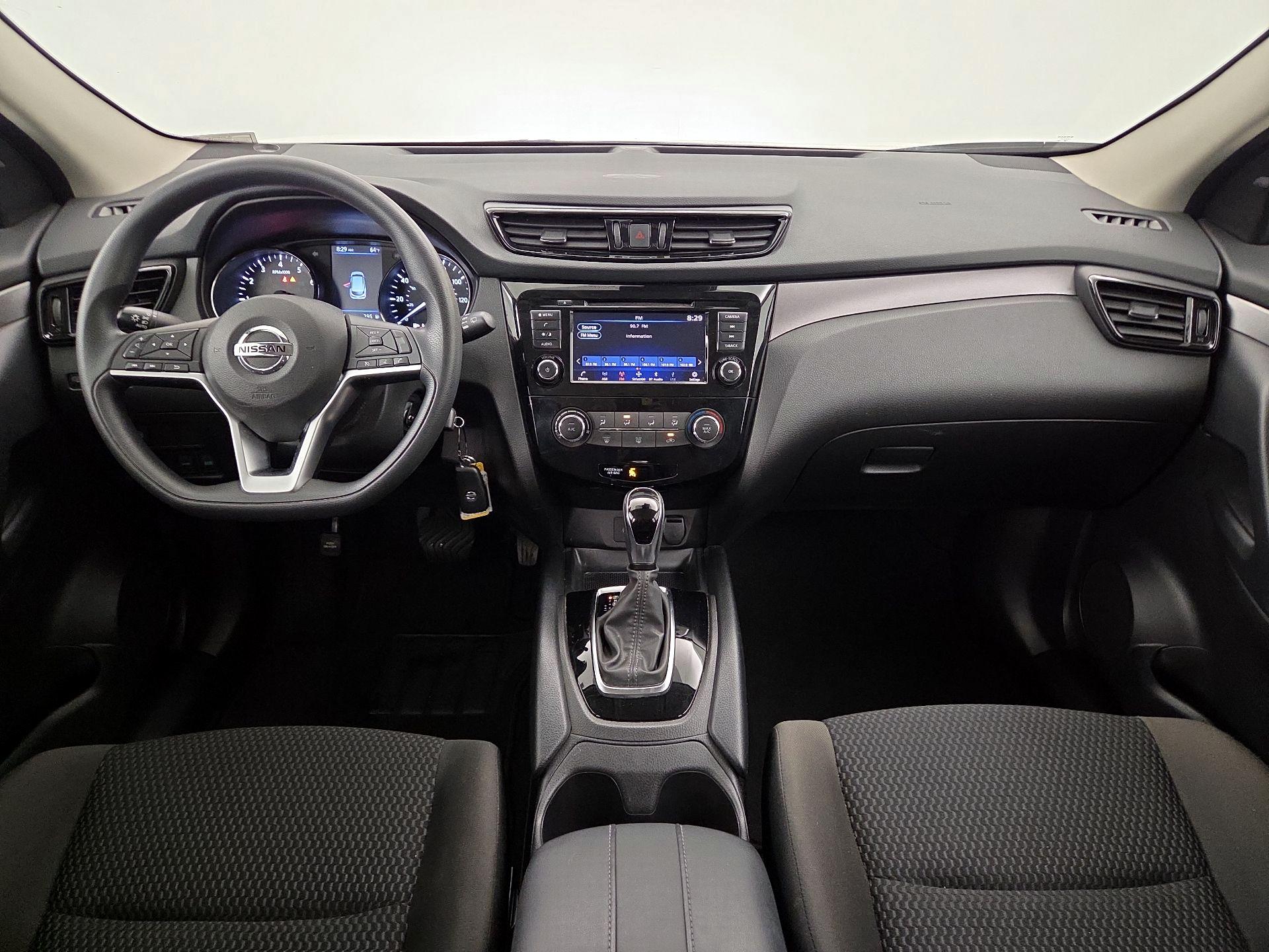 Thumbnail: 2021 Nissan Rogue Sport - 9