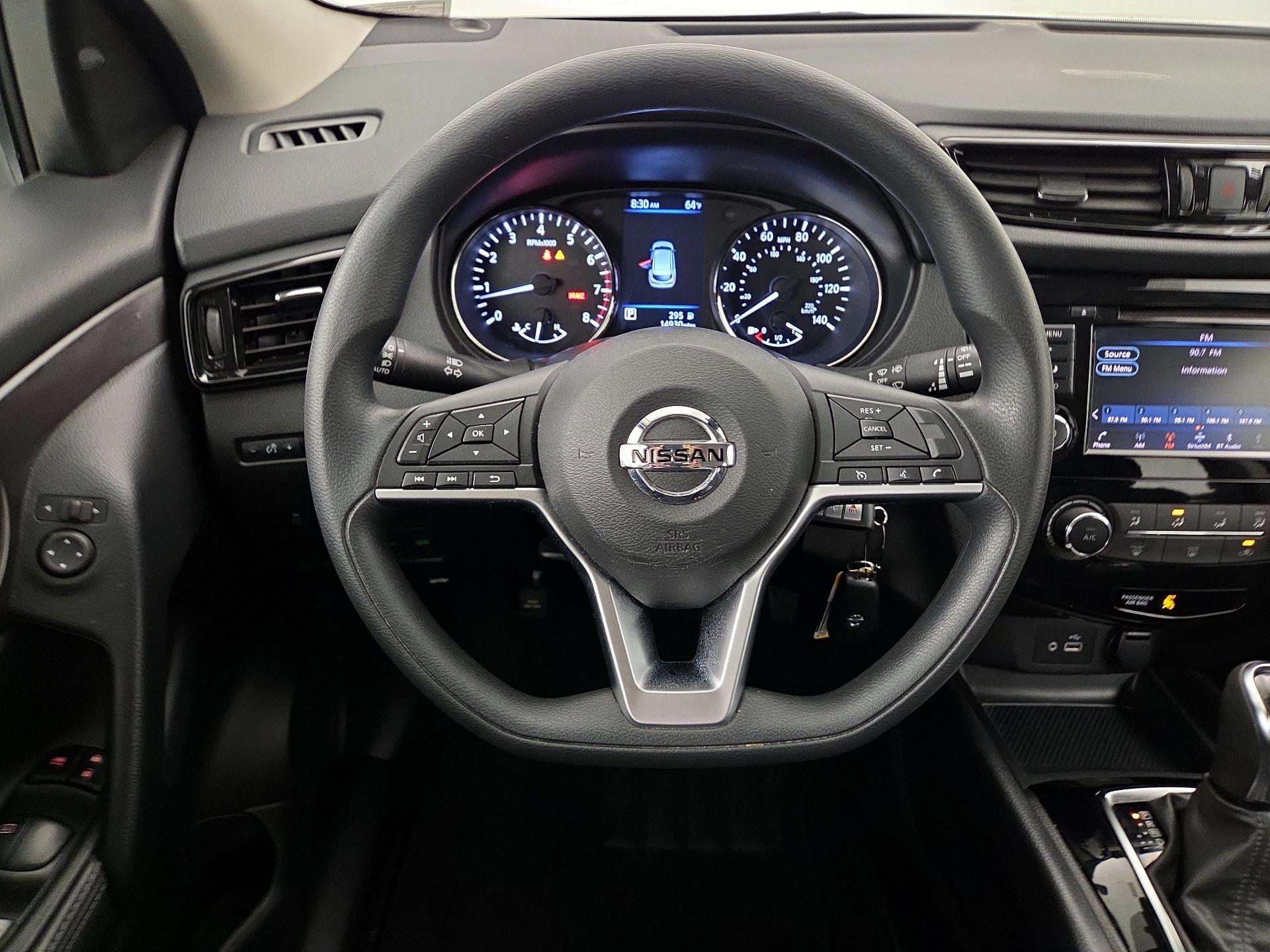 Thumbnail: 2021 Nissan Rogue Sport - 10