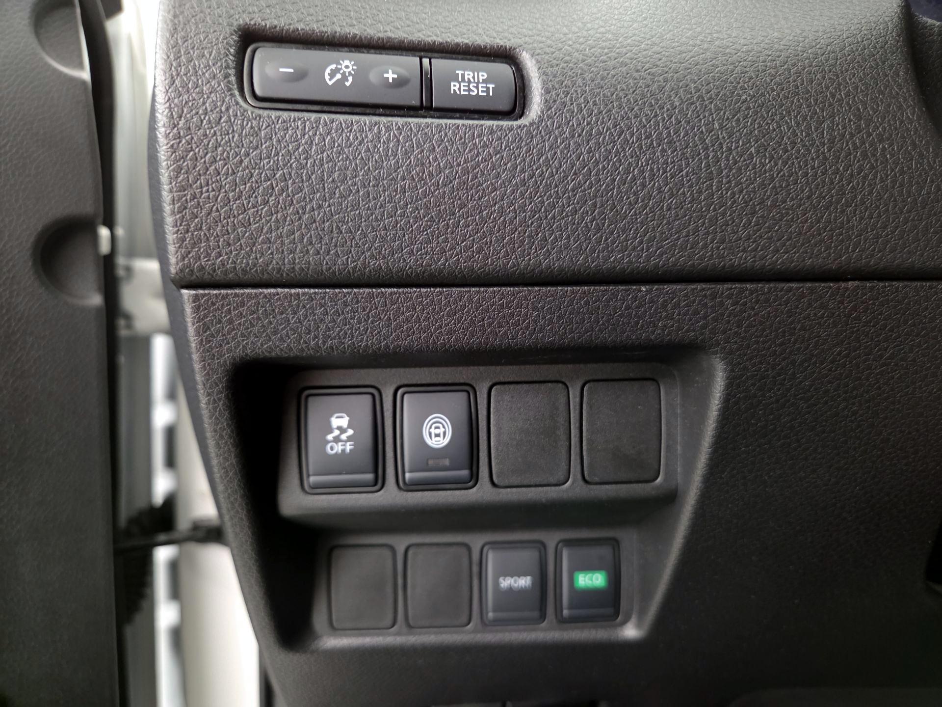 Thumbnail: 2021 Nissan Rogue Sport - 13