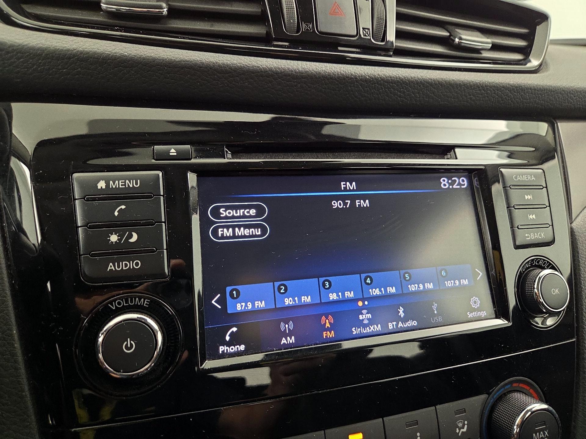 Thumbnail: 2021 Nissan Rogue Sport - 15