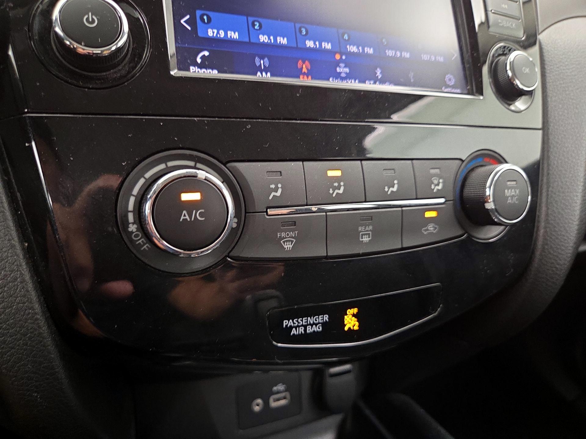 Thumbnail: 2021 Nissan Rogue Sport - 16