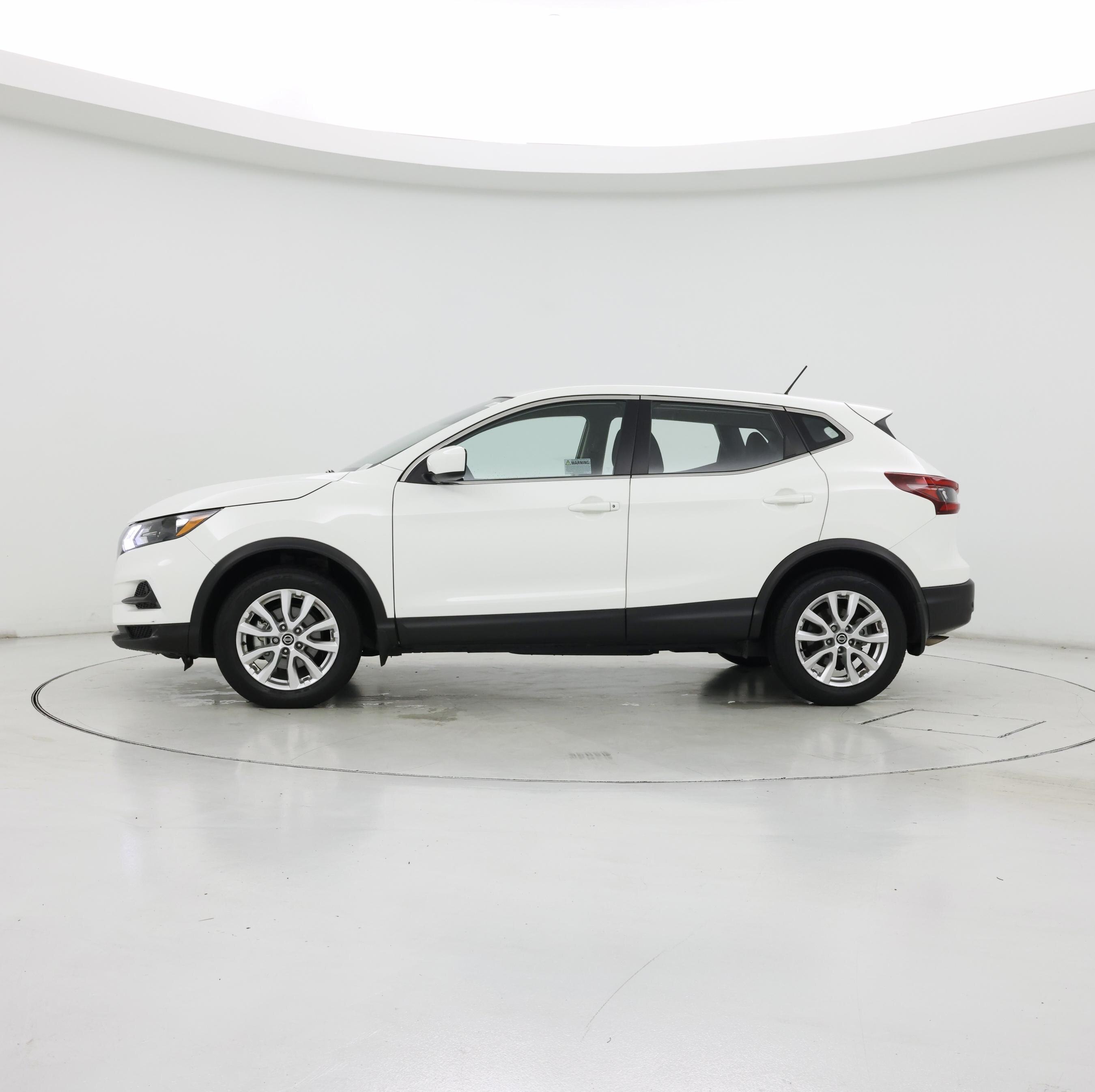 Thumbnail: 2021 Nissan Rogue Sport - 3