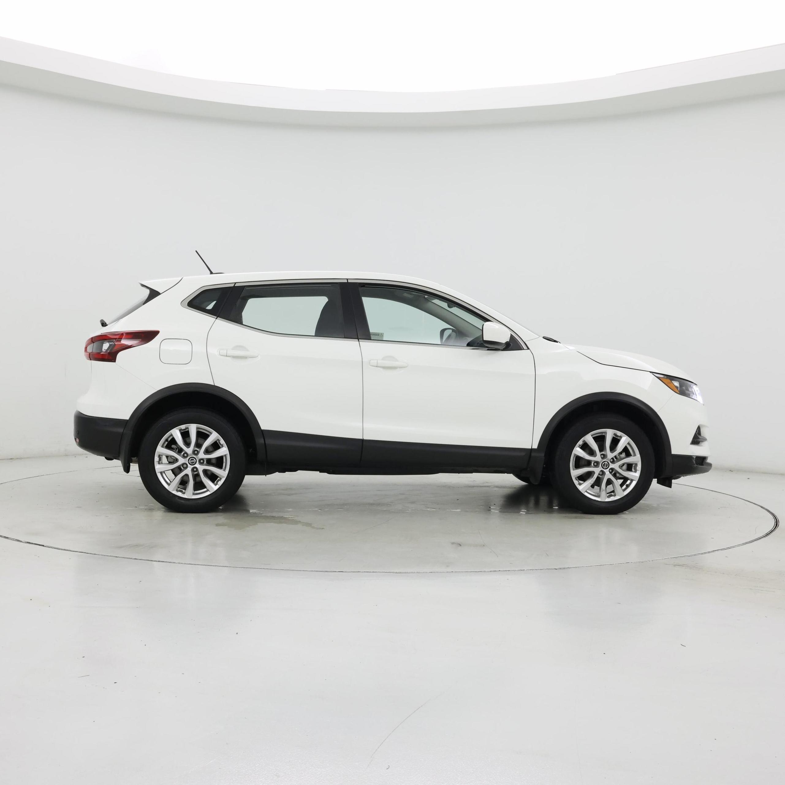 Thumbnail: 2021 Nissan Rogue Sport - 7