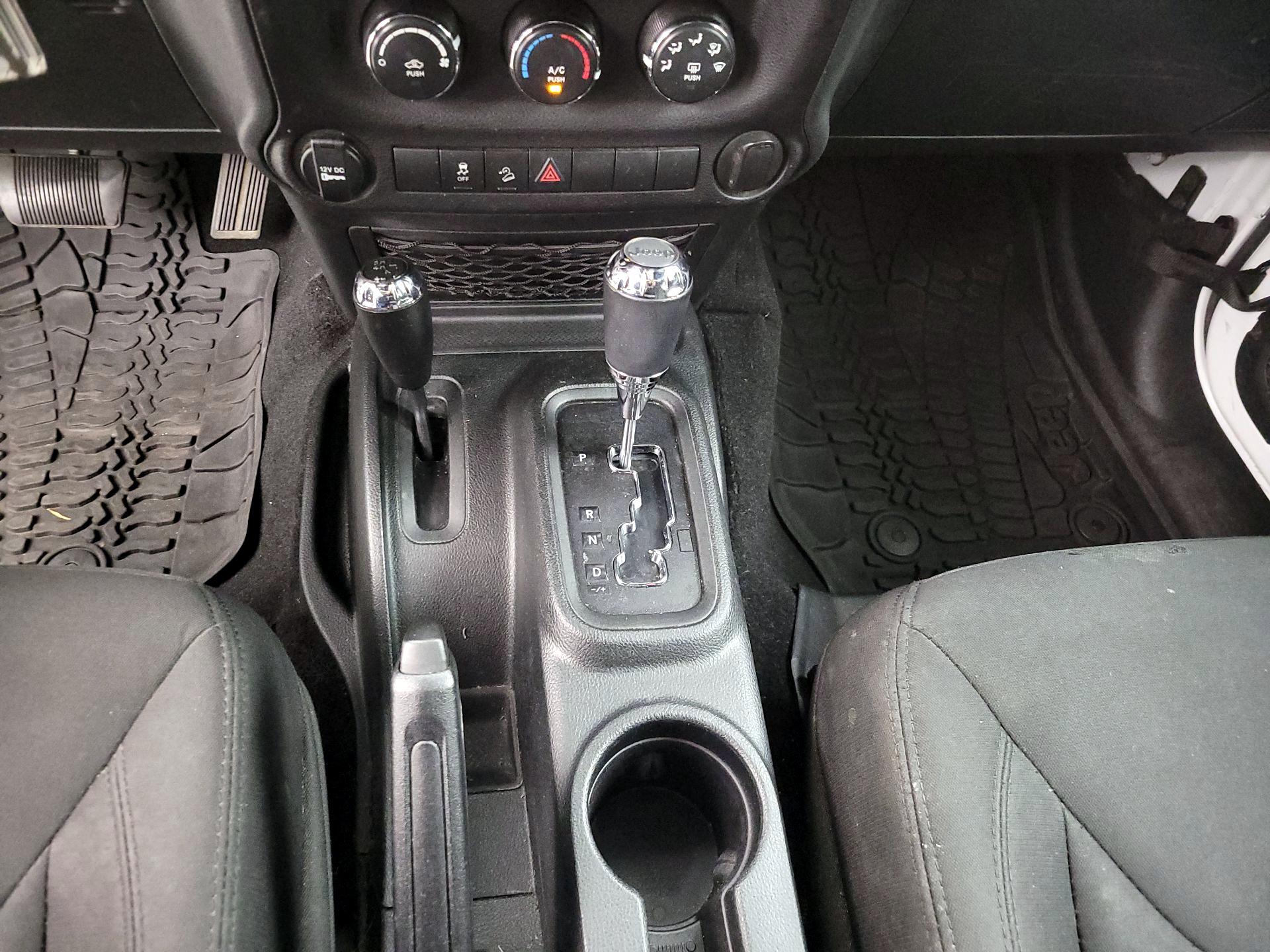 Thumbnail: 2018 Jeep Wrangler - 15