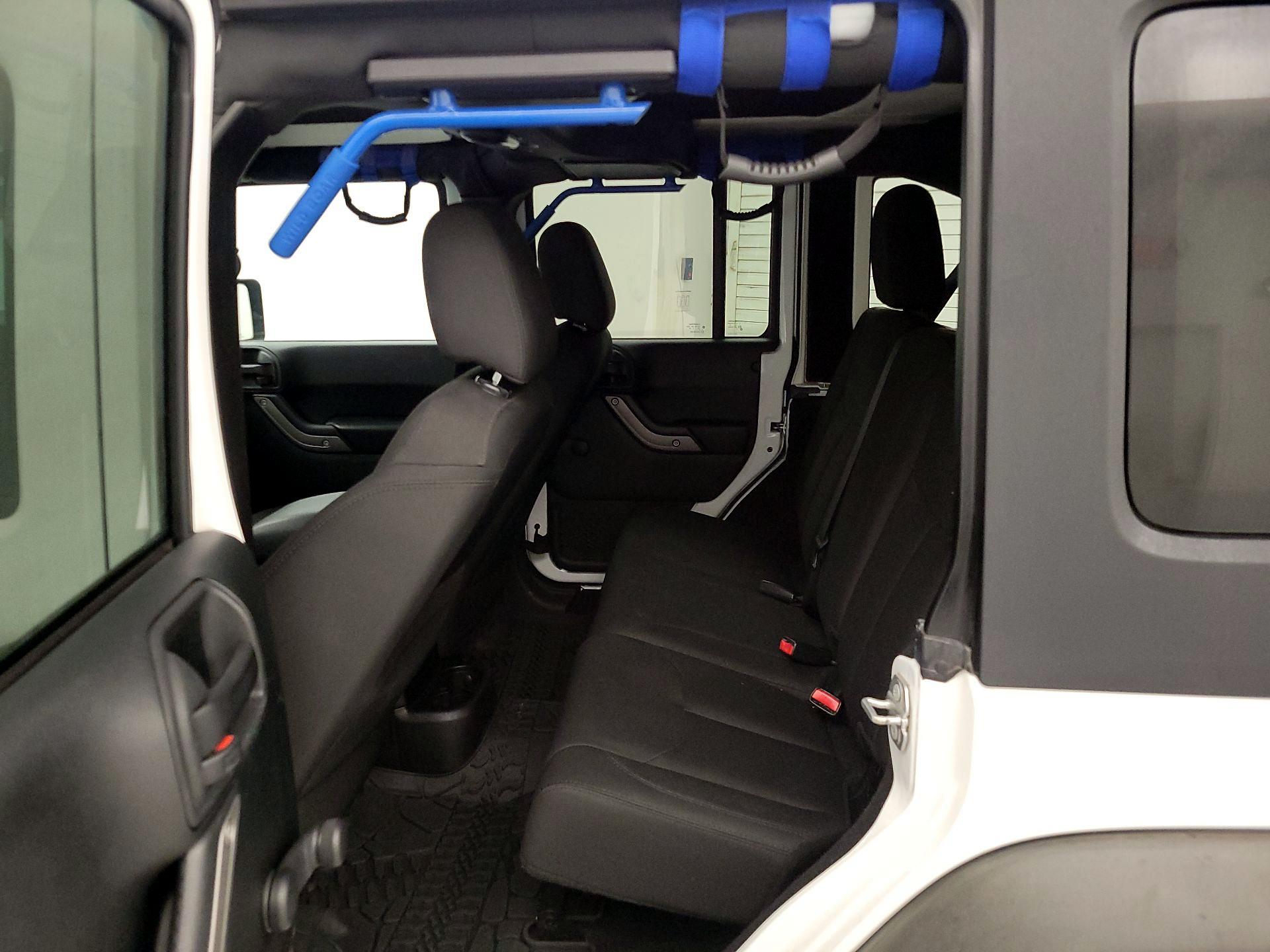 Thumbnail: 2018 Jeep Wrangler - 17