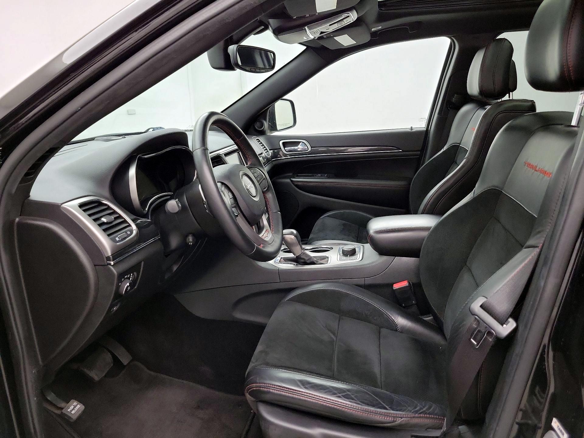 Thumbnail: 2017 Jeep Grand Cherokee - 11