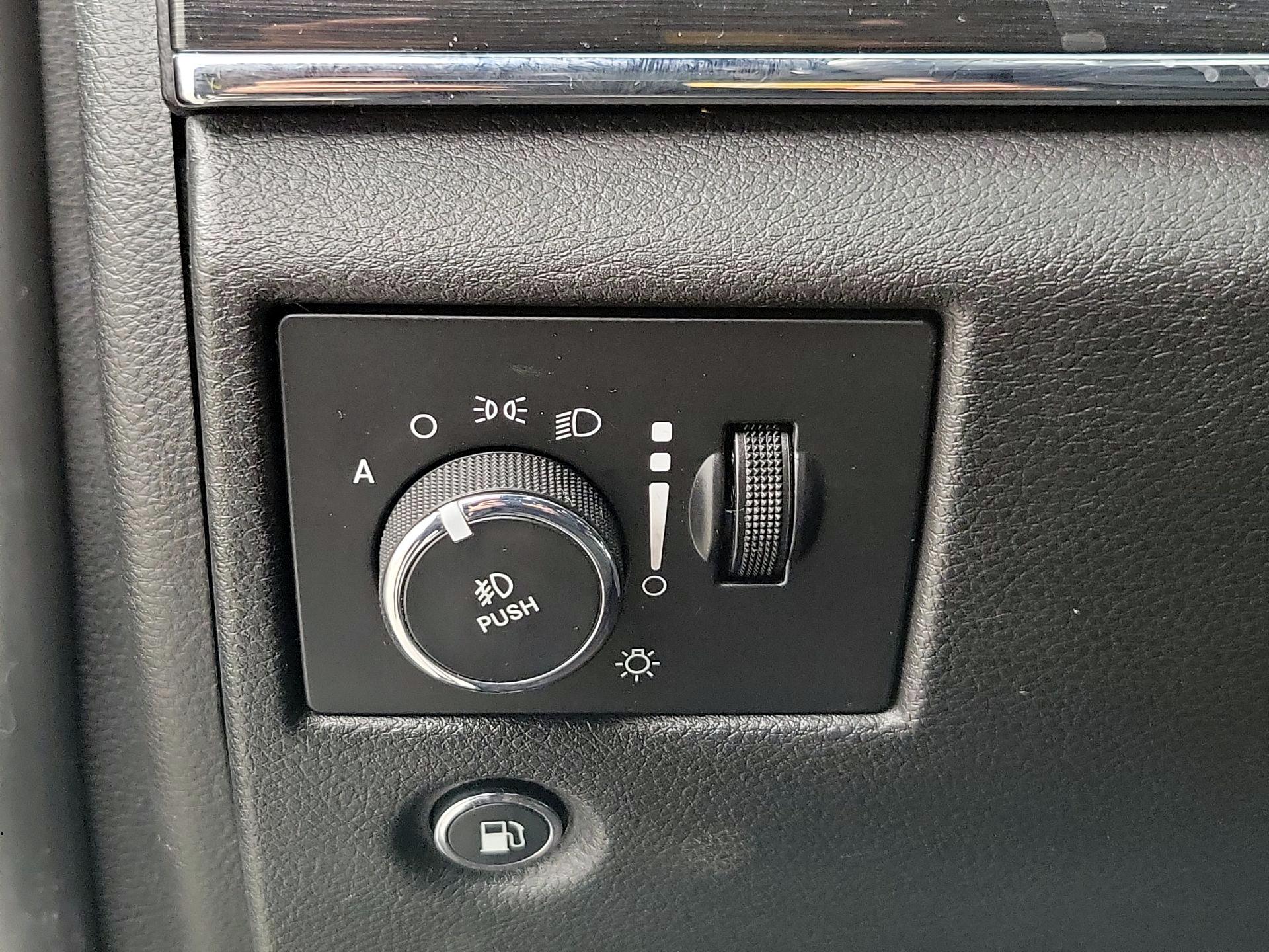 Thumbnail: 2017 Jeep Grand Cherokee - 13