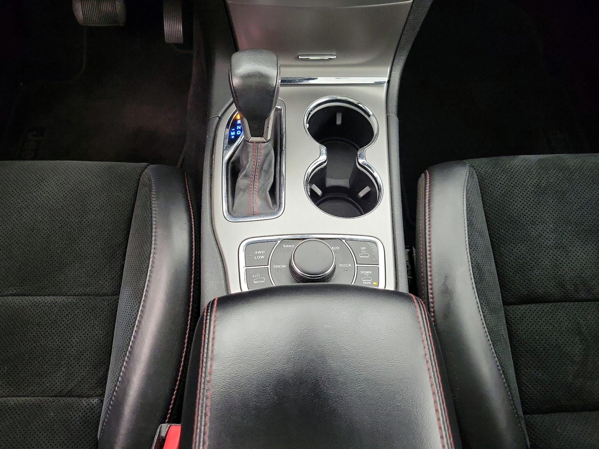 Thumbnail: 2017 Jeep Grand Cherokee - 18