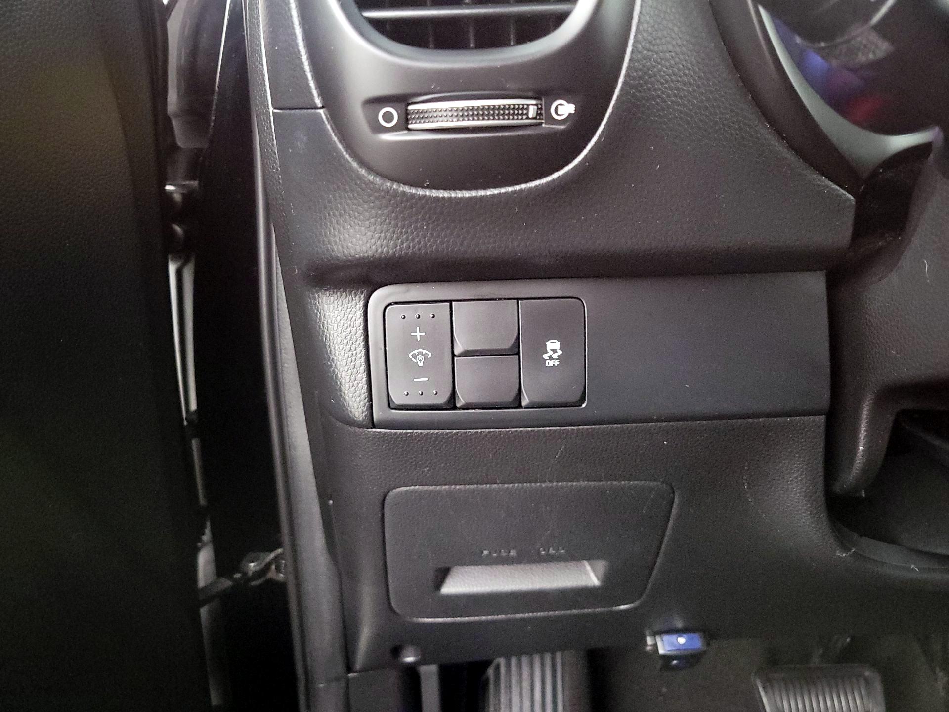 Thumbnail: 2016 Kia Soul - 13