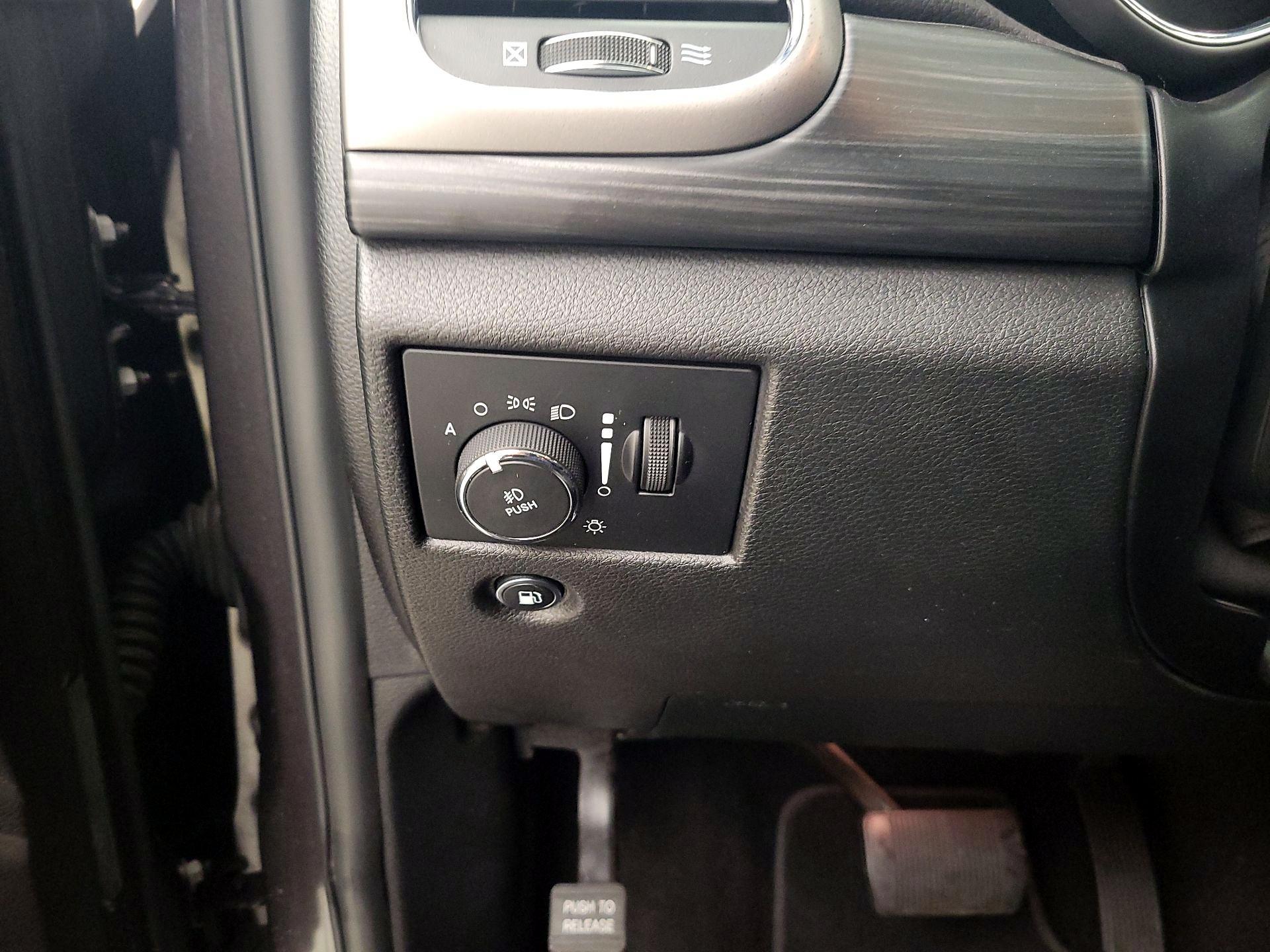 Thumbnail: 2019 Jeep Grand Cherokee - 13