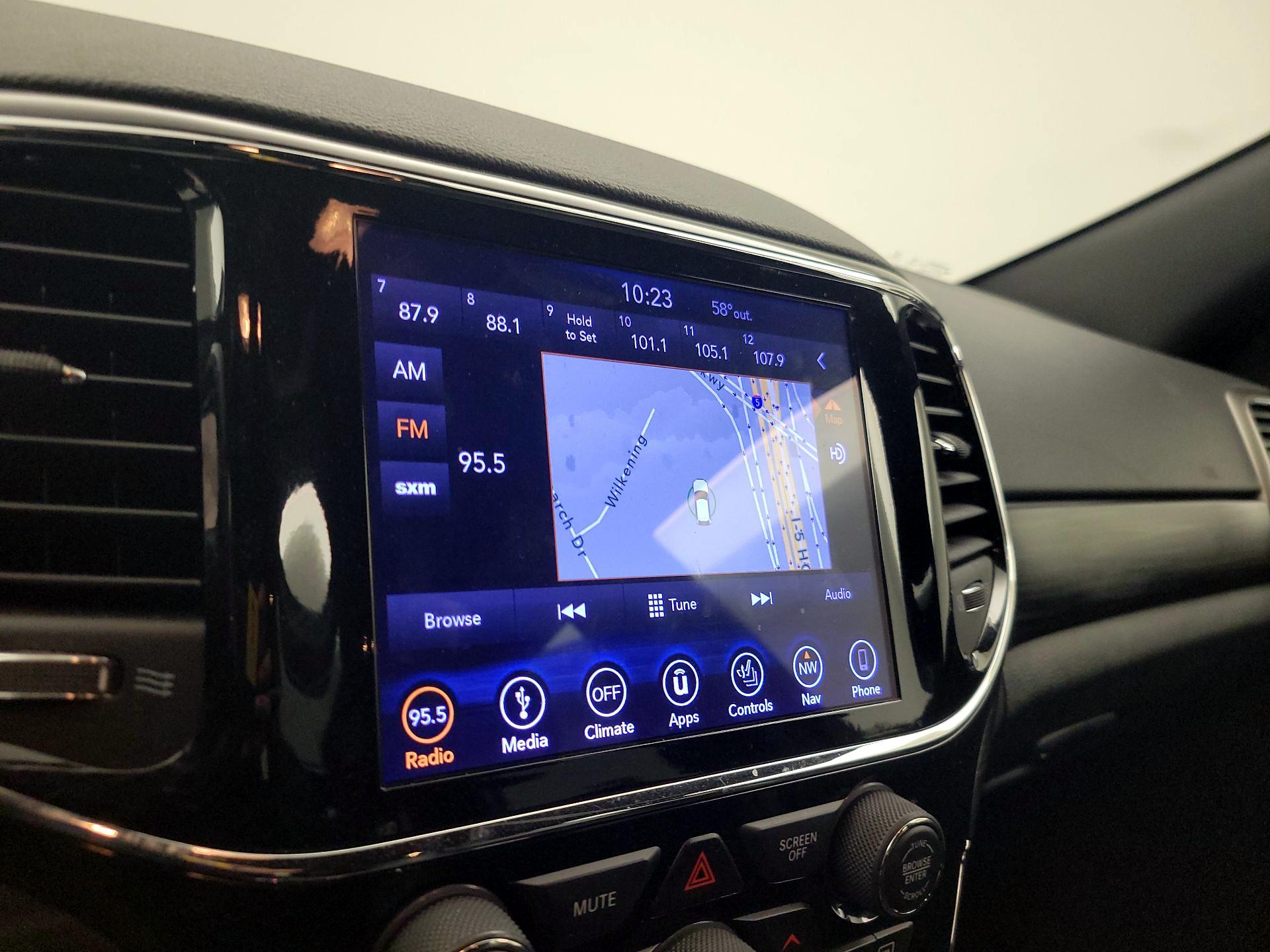 Thumbnail: 2019 Jeep Grand Cherokee - 16