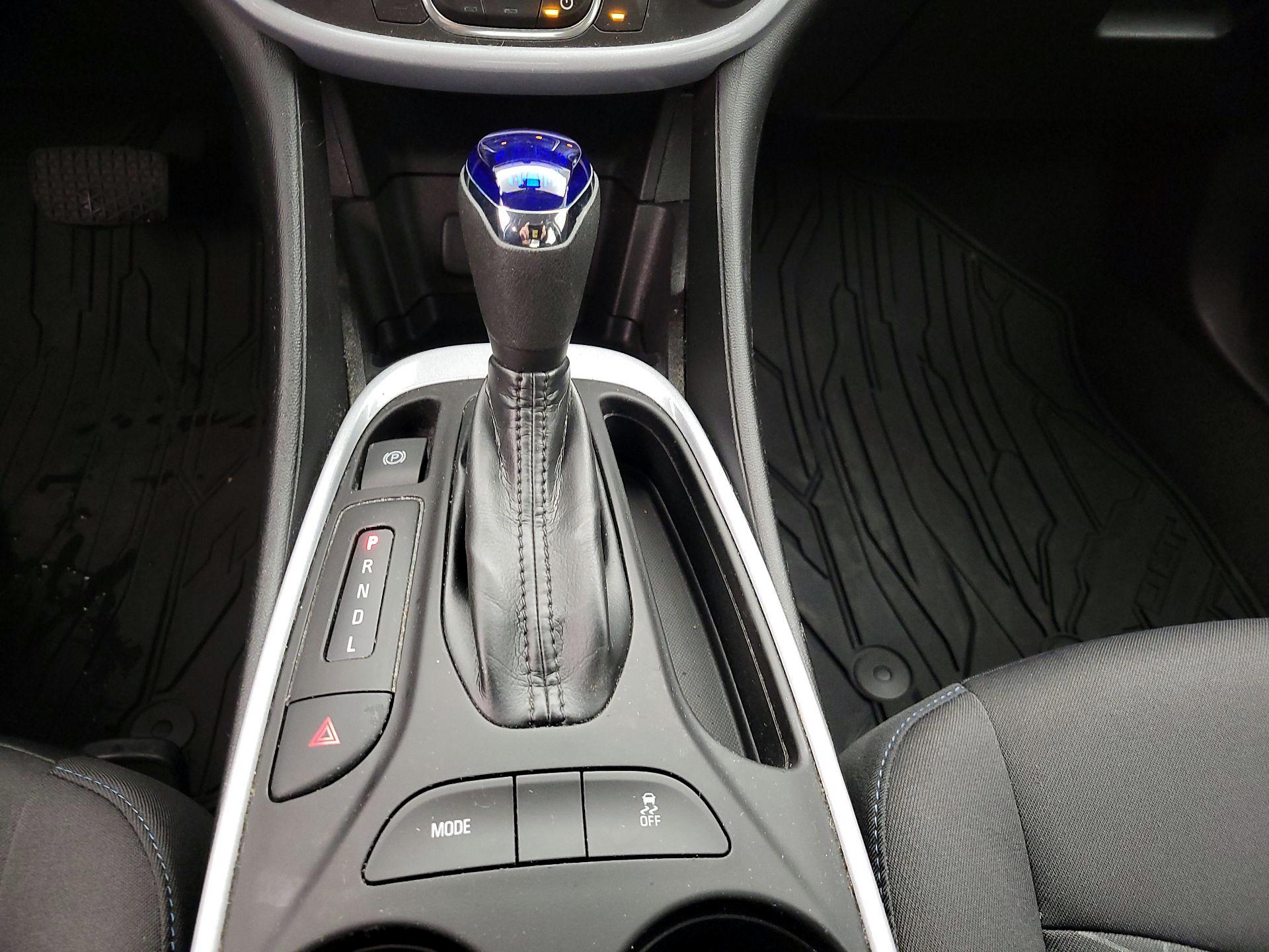 Thumbnail: 2018 Chevrolet Volt - 18