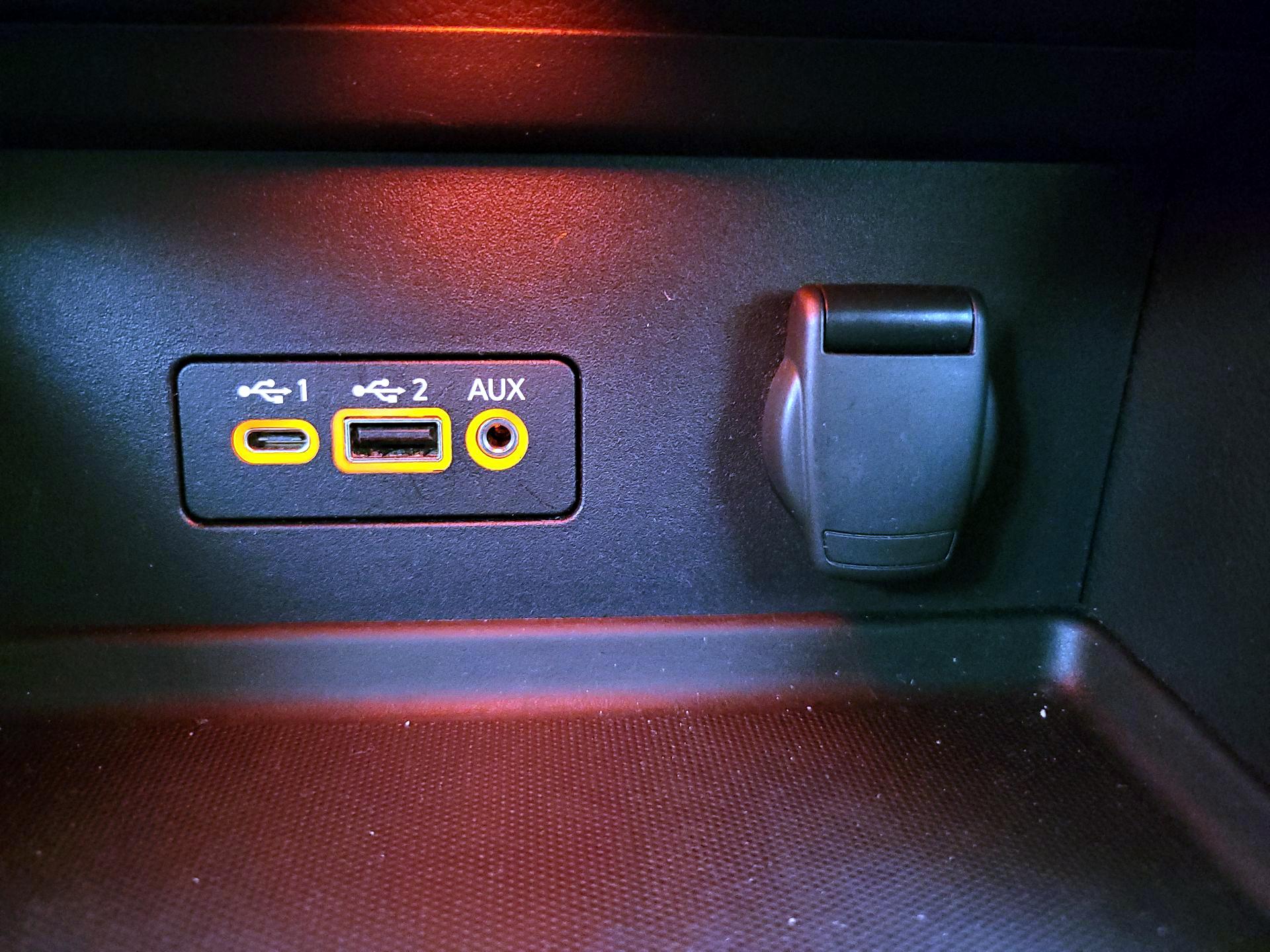 Thumbnail: 2023 Nissan Sentra - 18