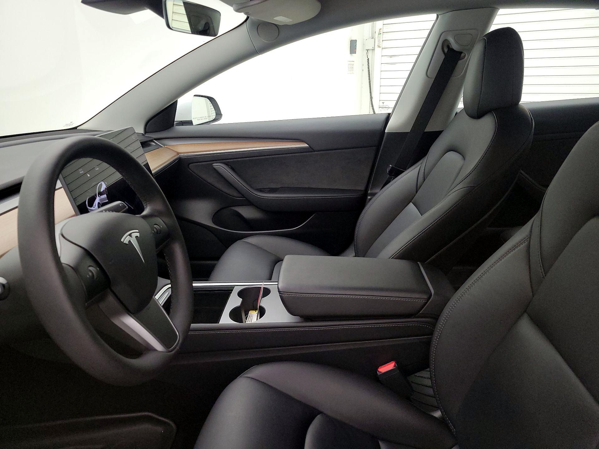 Thumbnail: 2022 Tesla Model 3 - 11