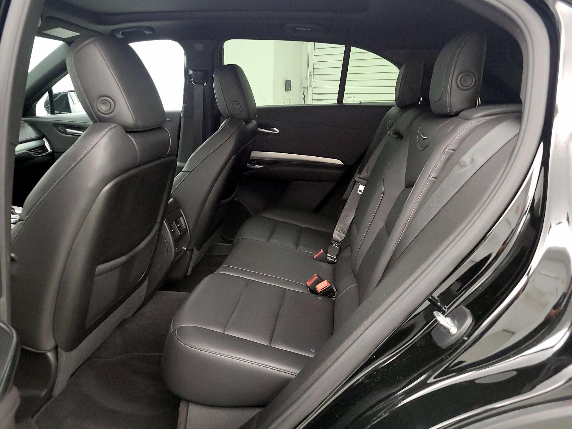 Thumbnail: 2022 Cadillac XT4 - 20