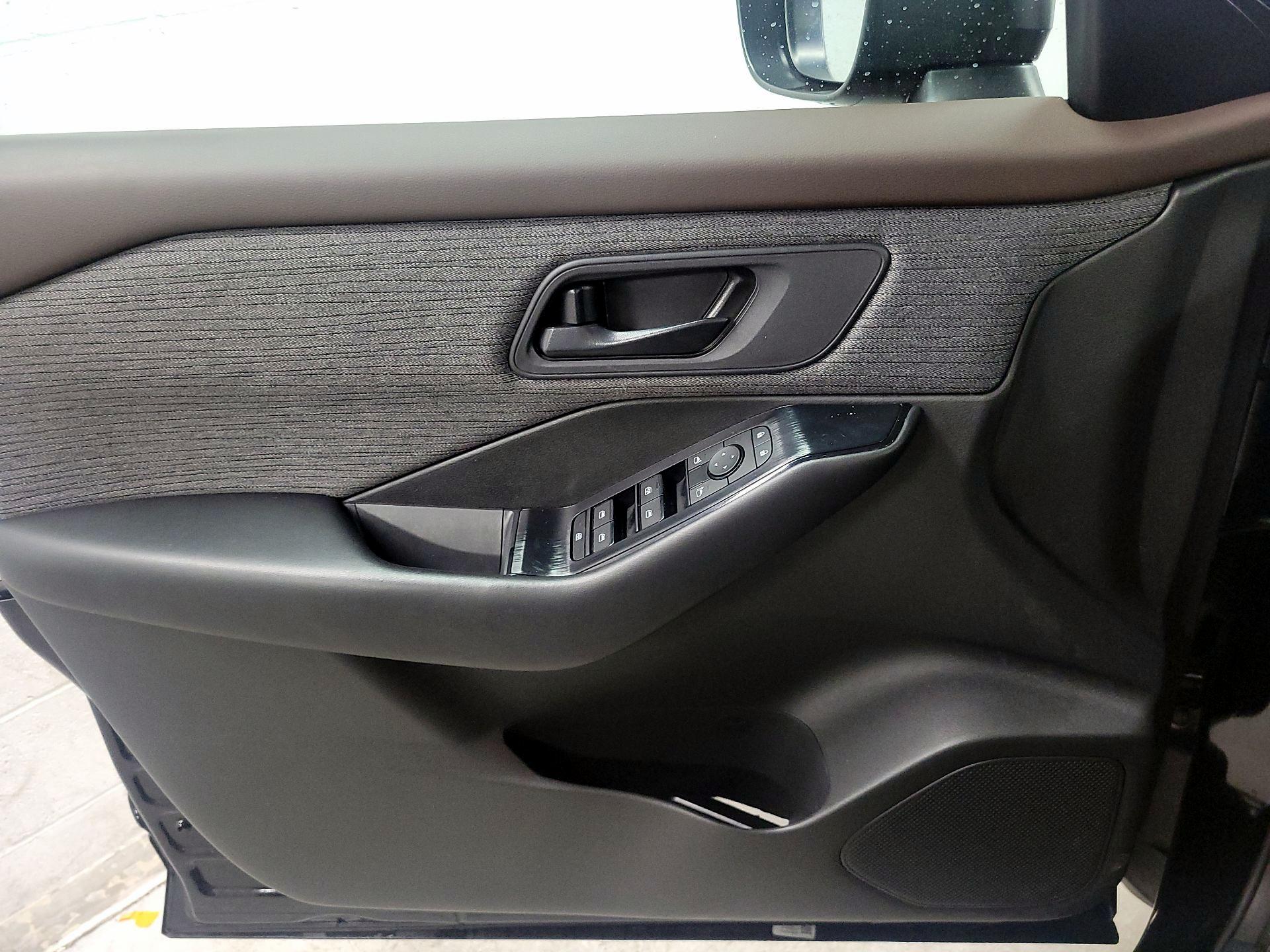 Thumbnail: 2023 Nissan Rogue - 12