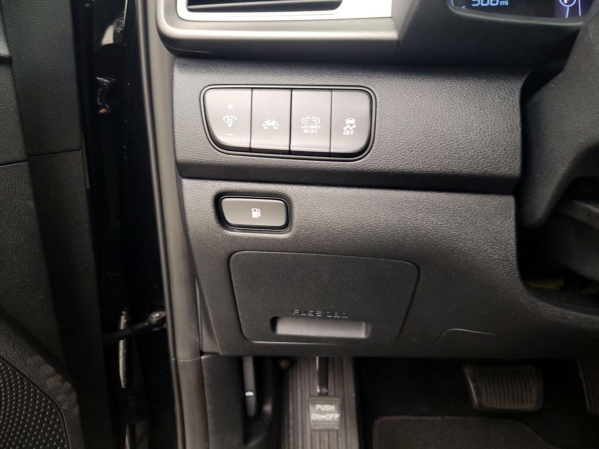 Thumbnail: 2019 Kia Niro - 13