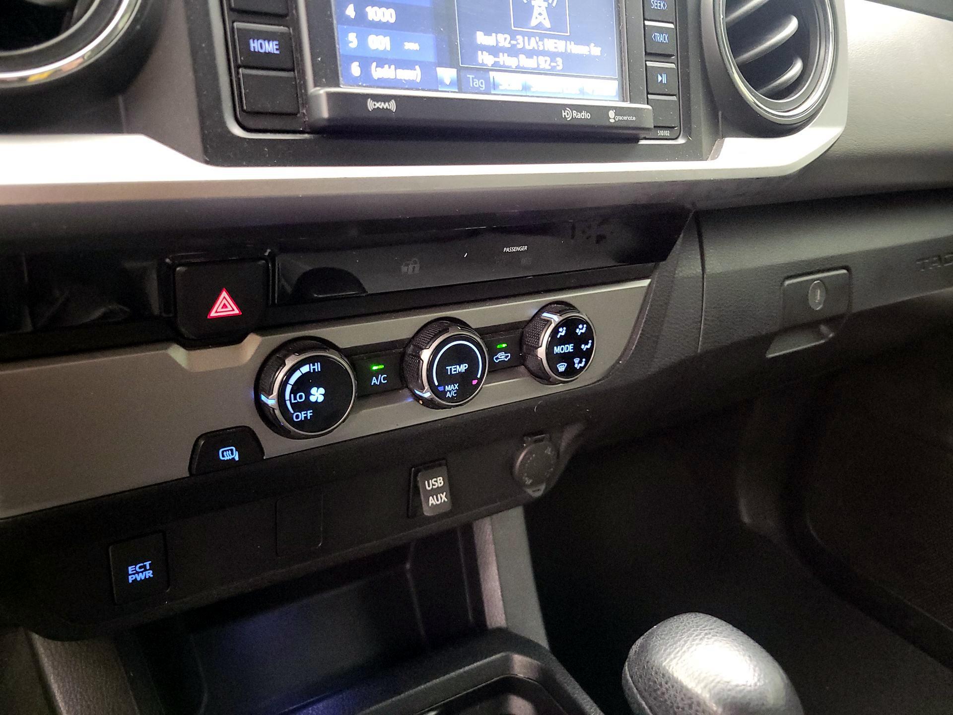 Thumbnail: 2016 Toyota Tacoma - 16